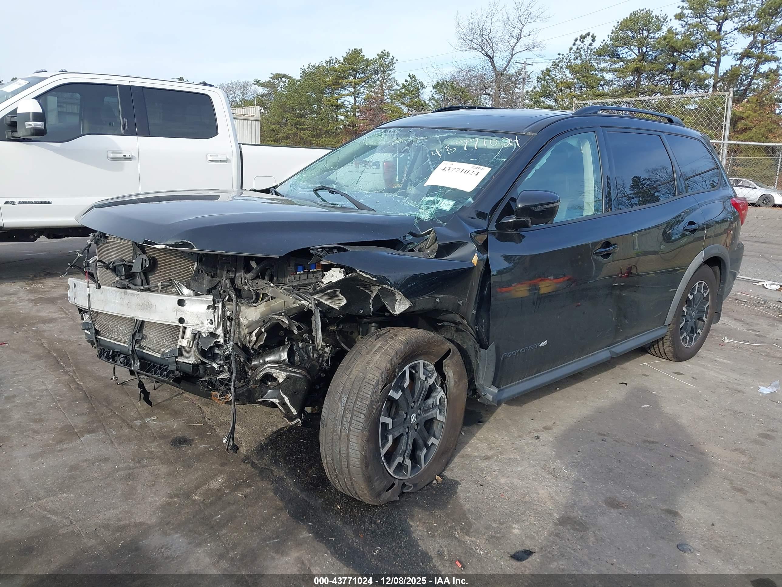 NISSAN PATHFINDER image 2