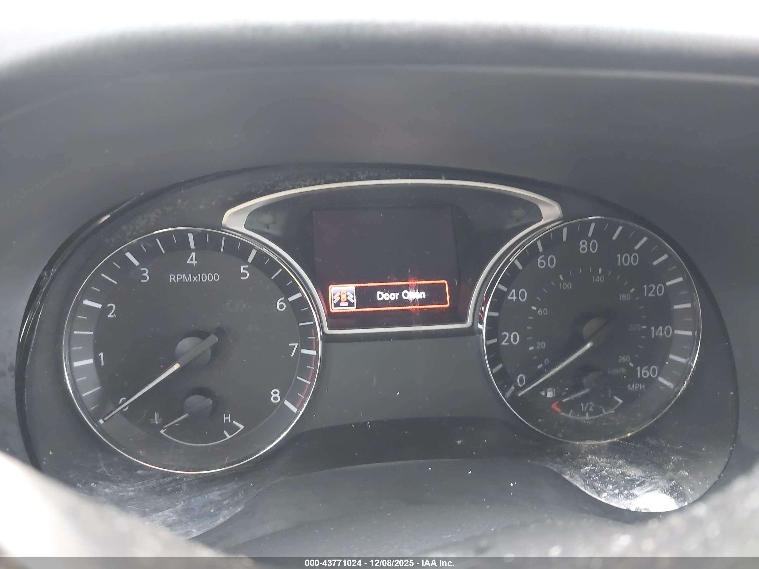 NISSAN PATHFINDER image 7