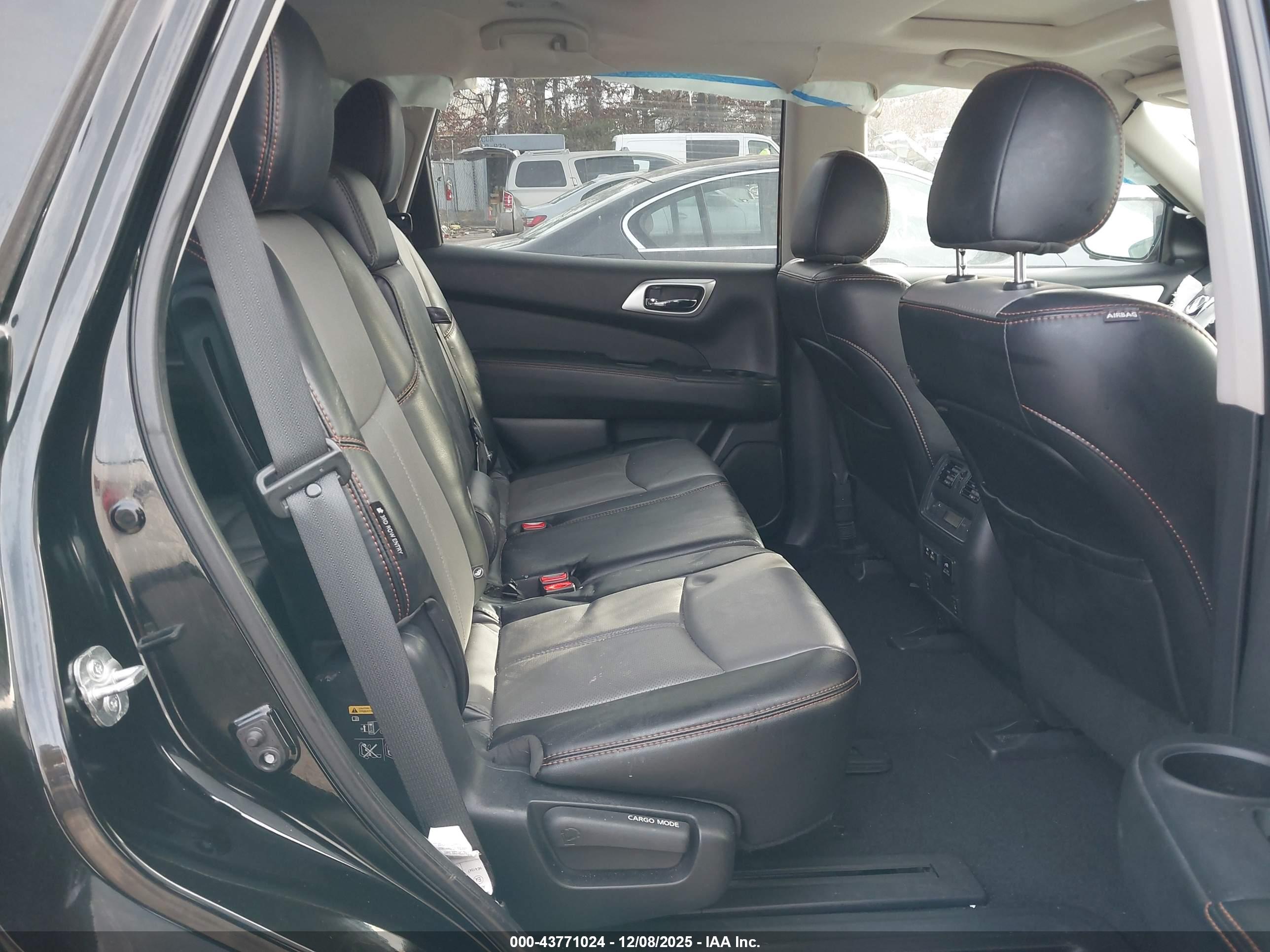 NISSAN PATHFINDER image 8