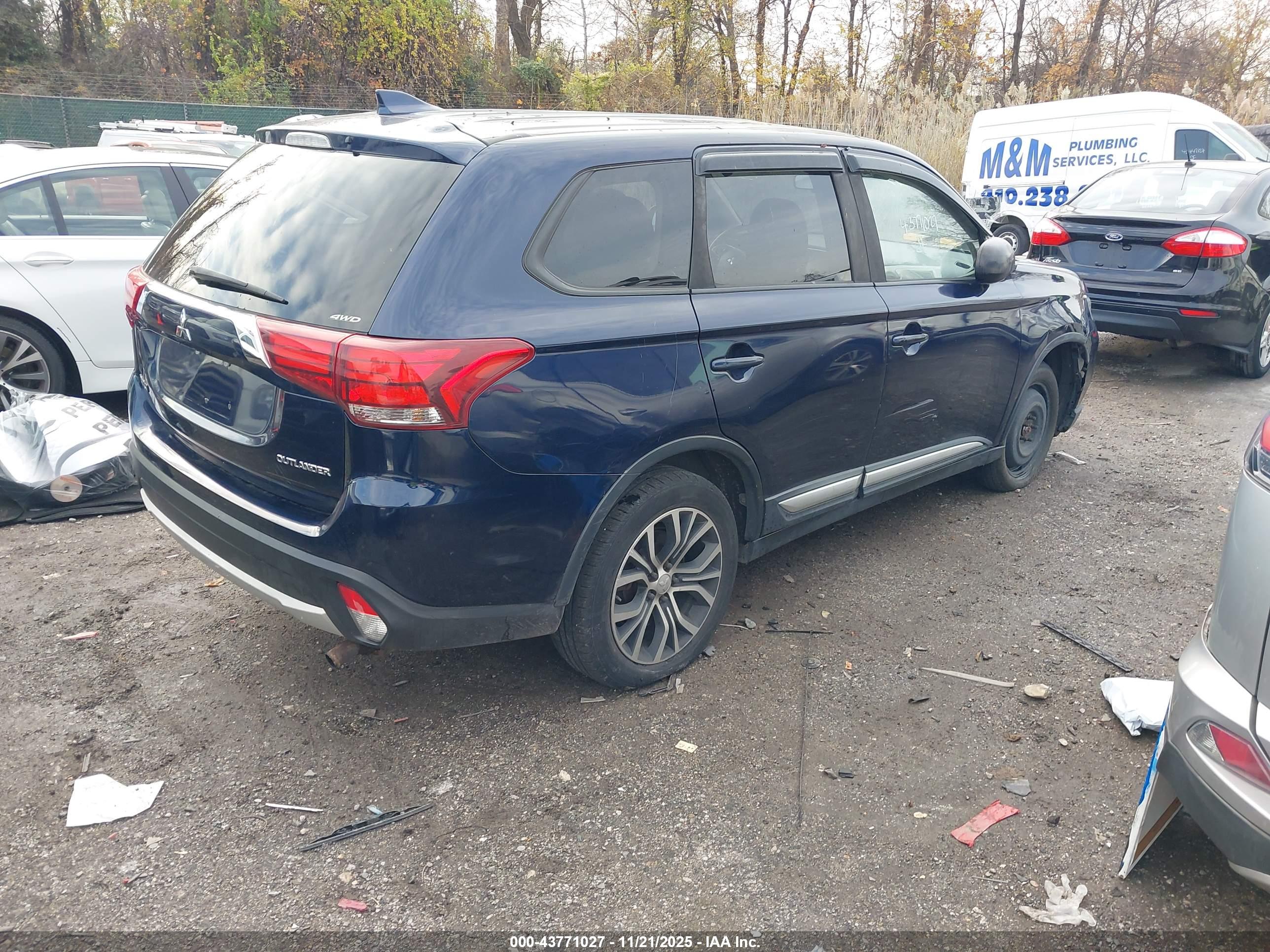 MITSUBISHI OUTLANDER image 4