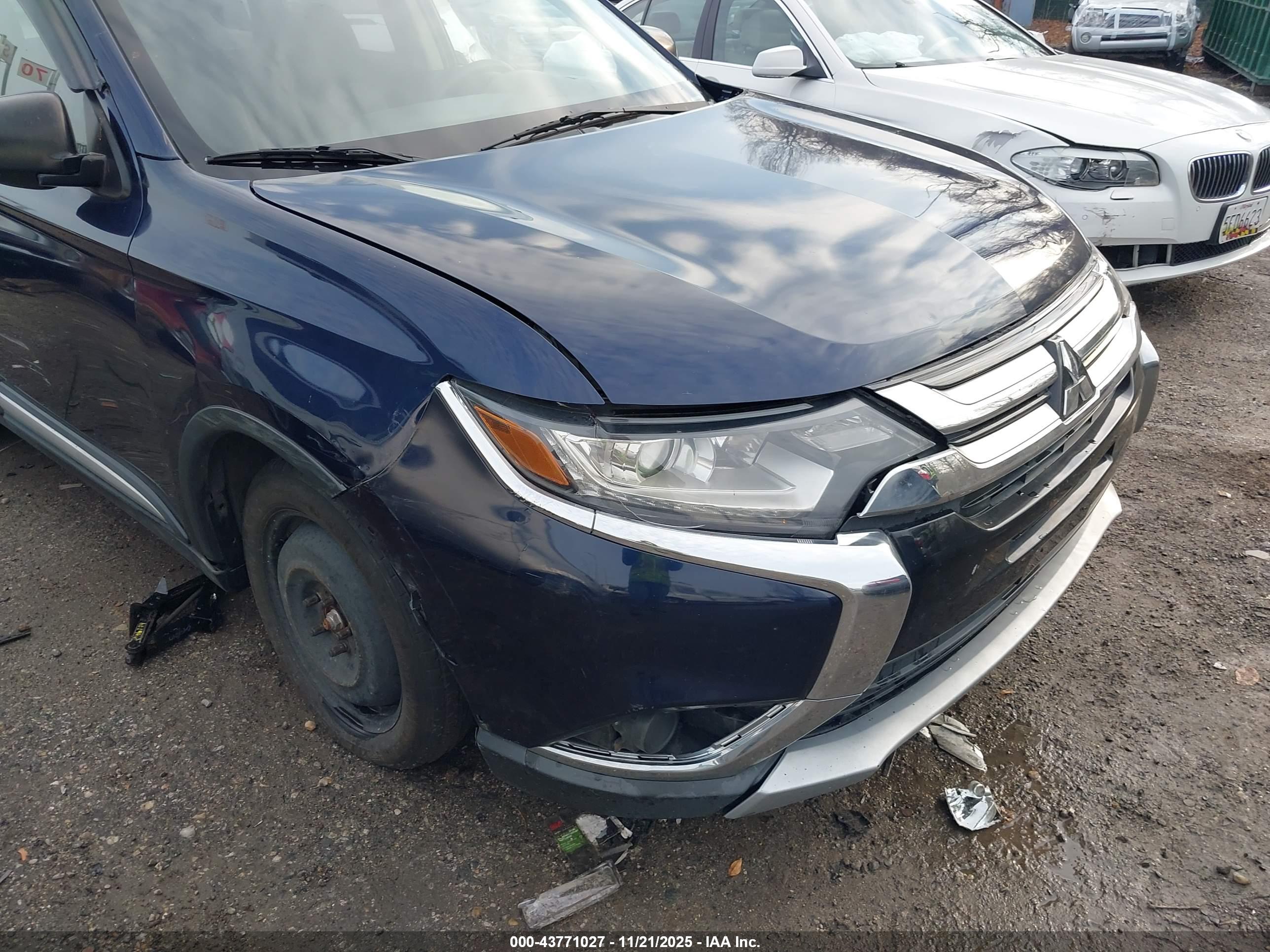 MITSUBISHI OUTLANDER image 6
