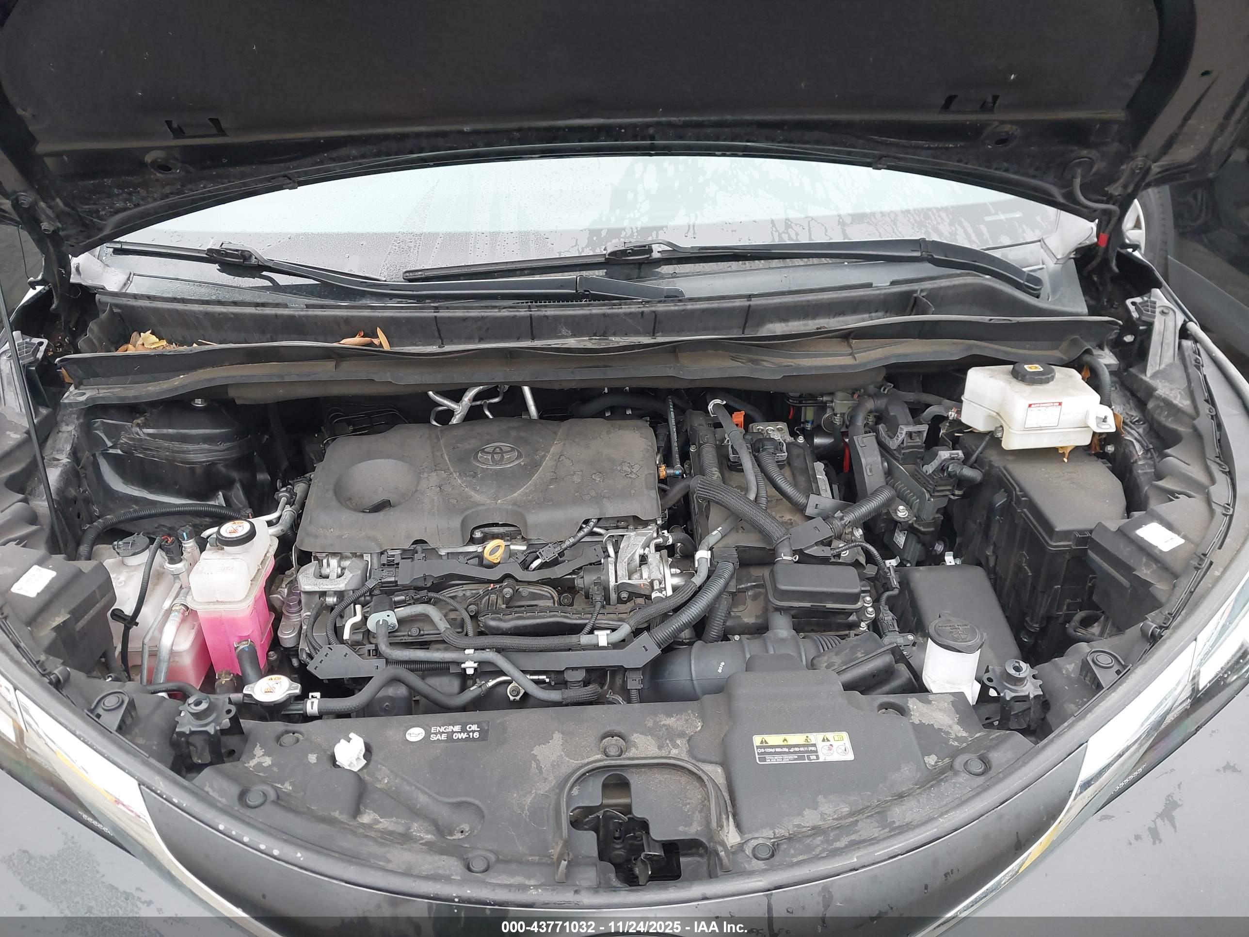 TOYOTA SIENNA image 10
