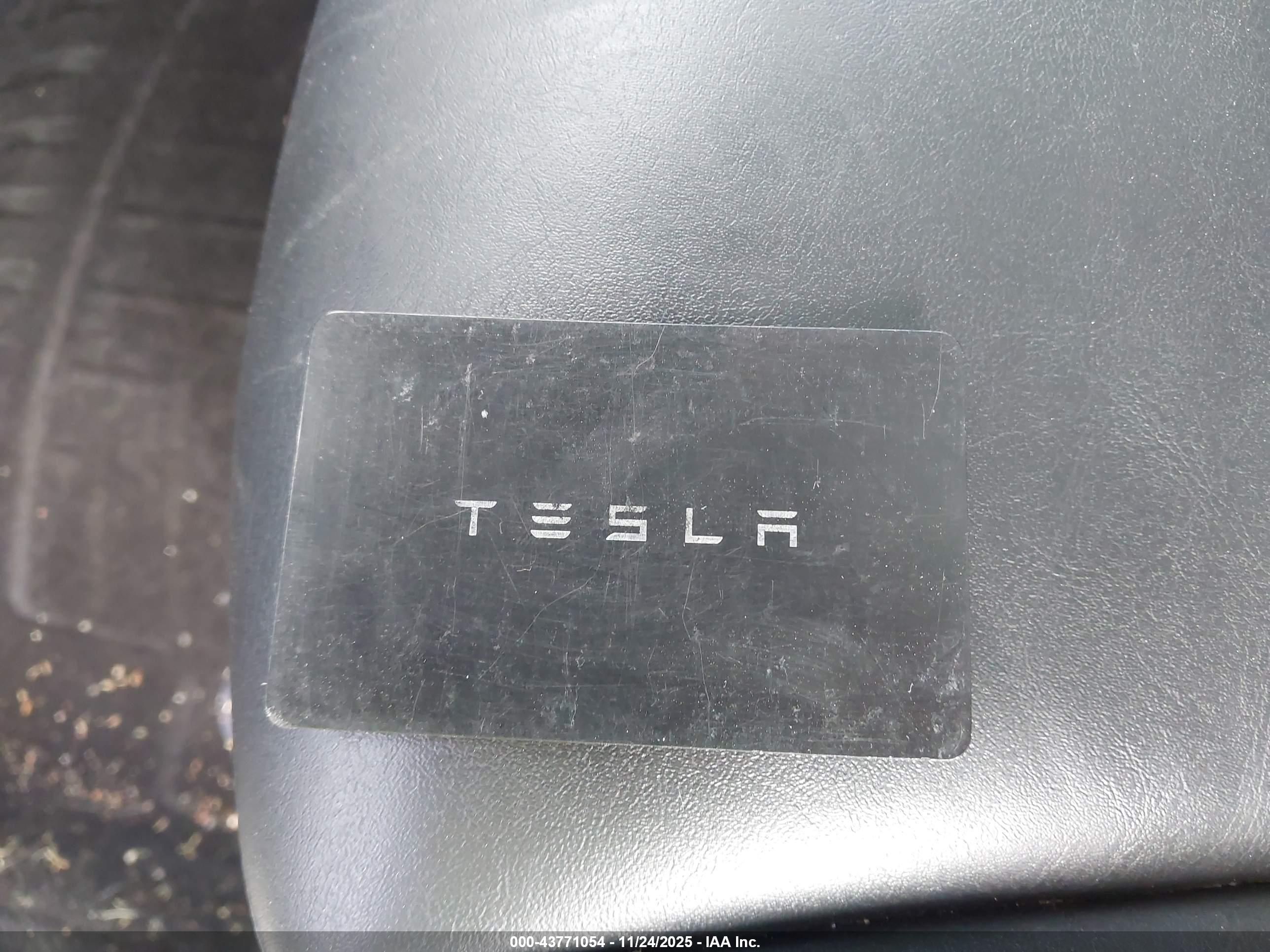 TESLA MODEL image 11