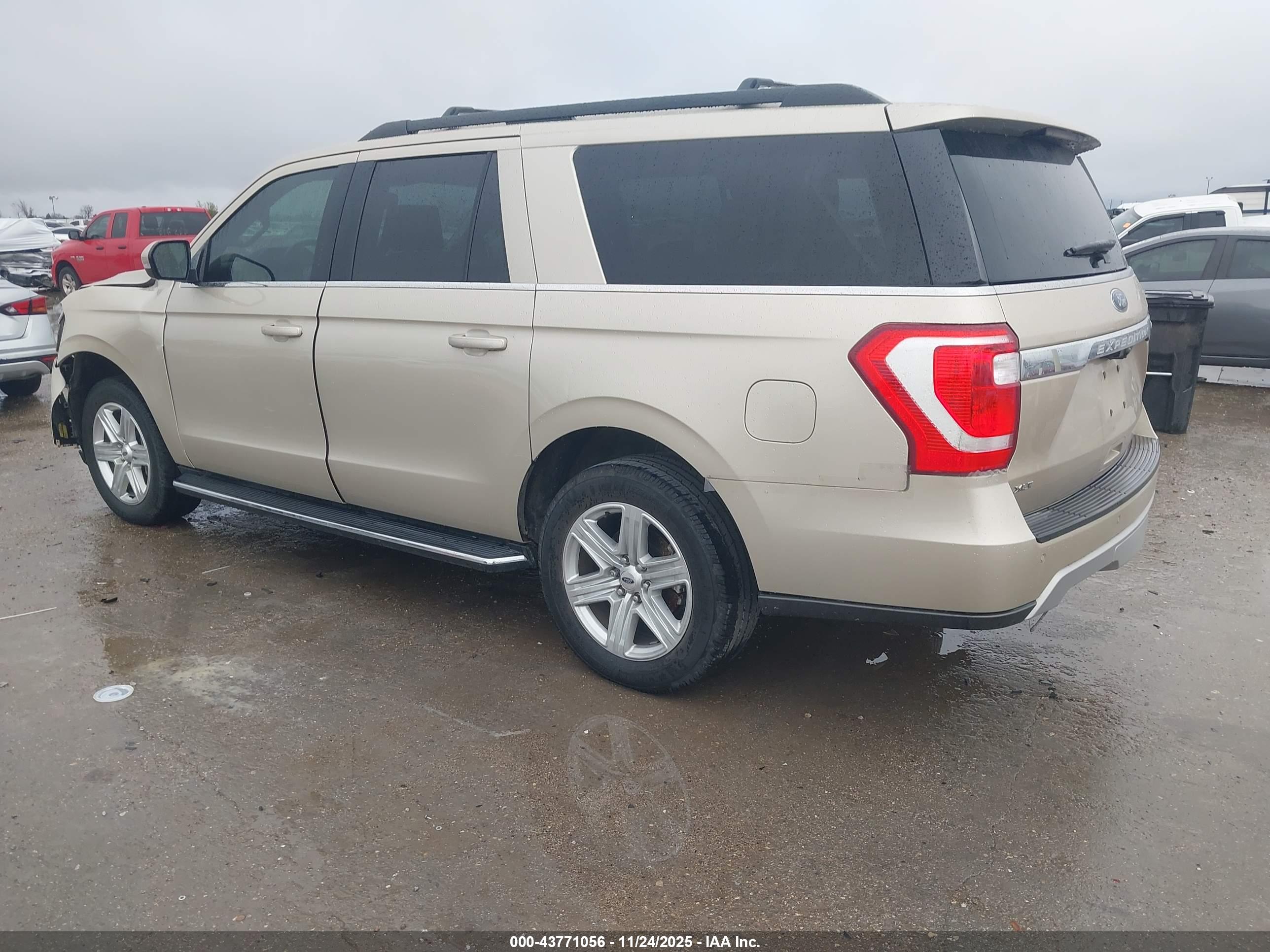 FORD EXPEDITION image 3