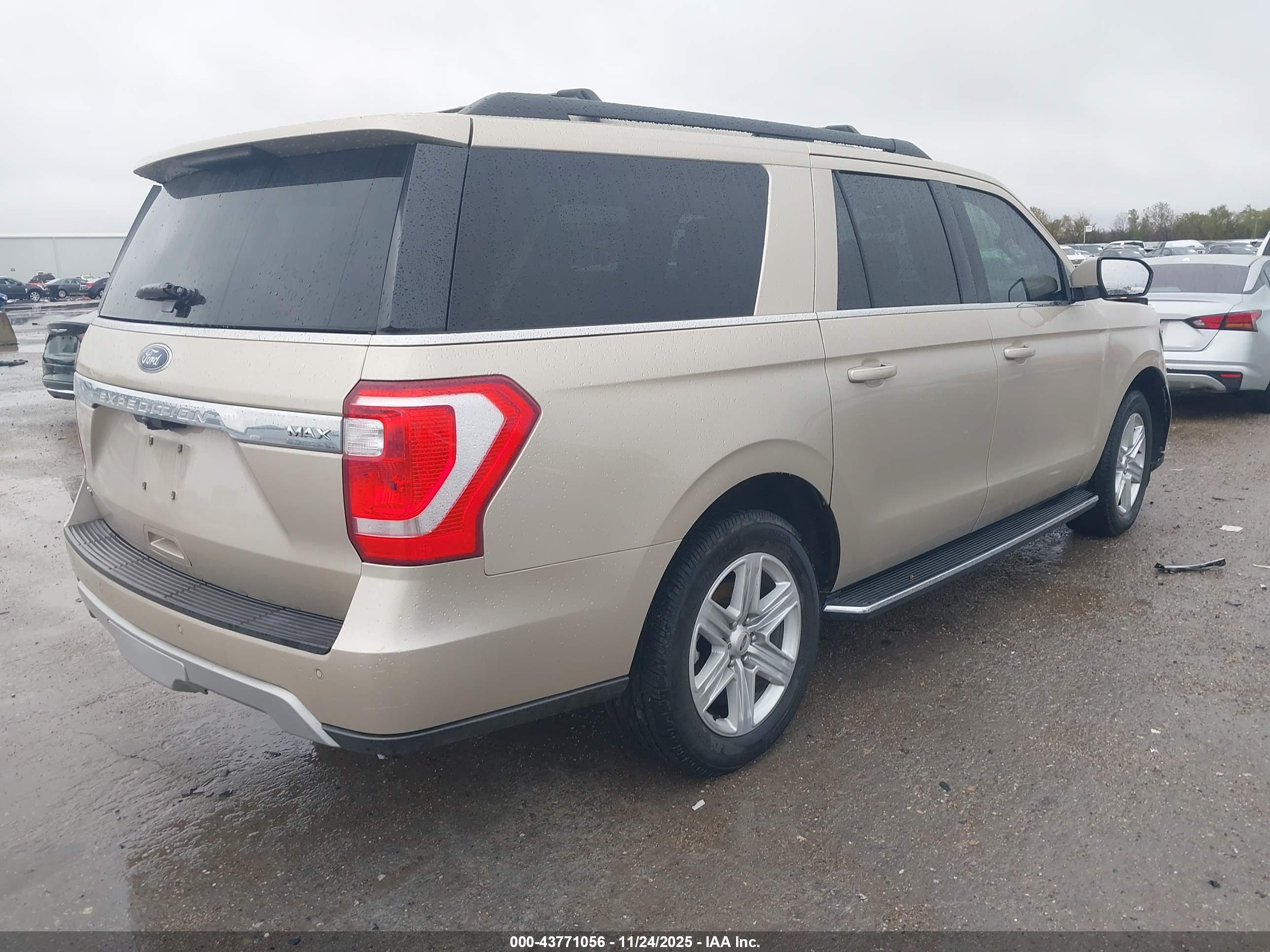 FORD EXPEDITION image 4