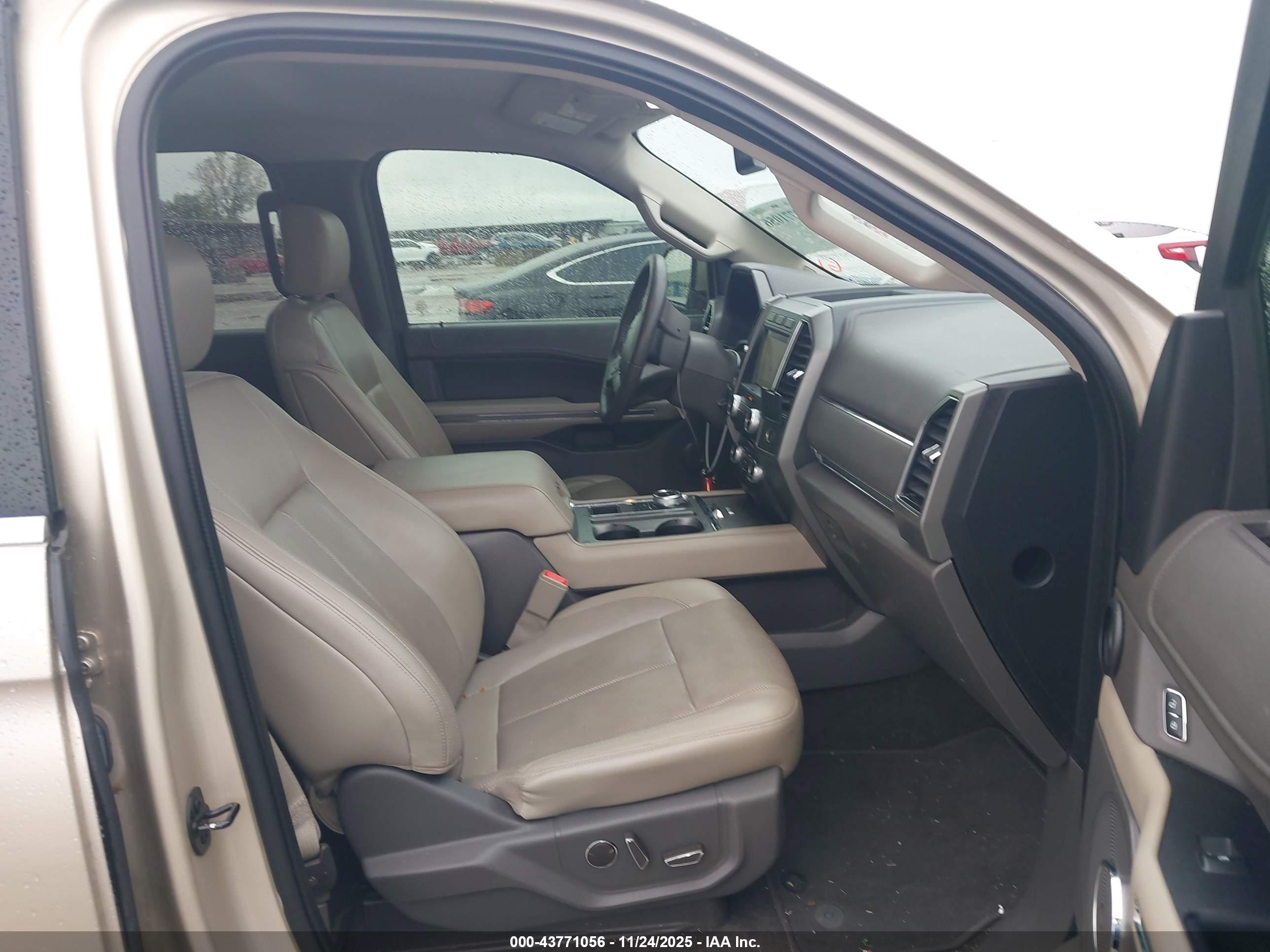 FORD EXPEDITION image 5