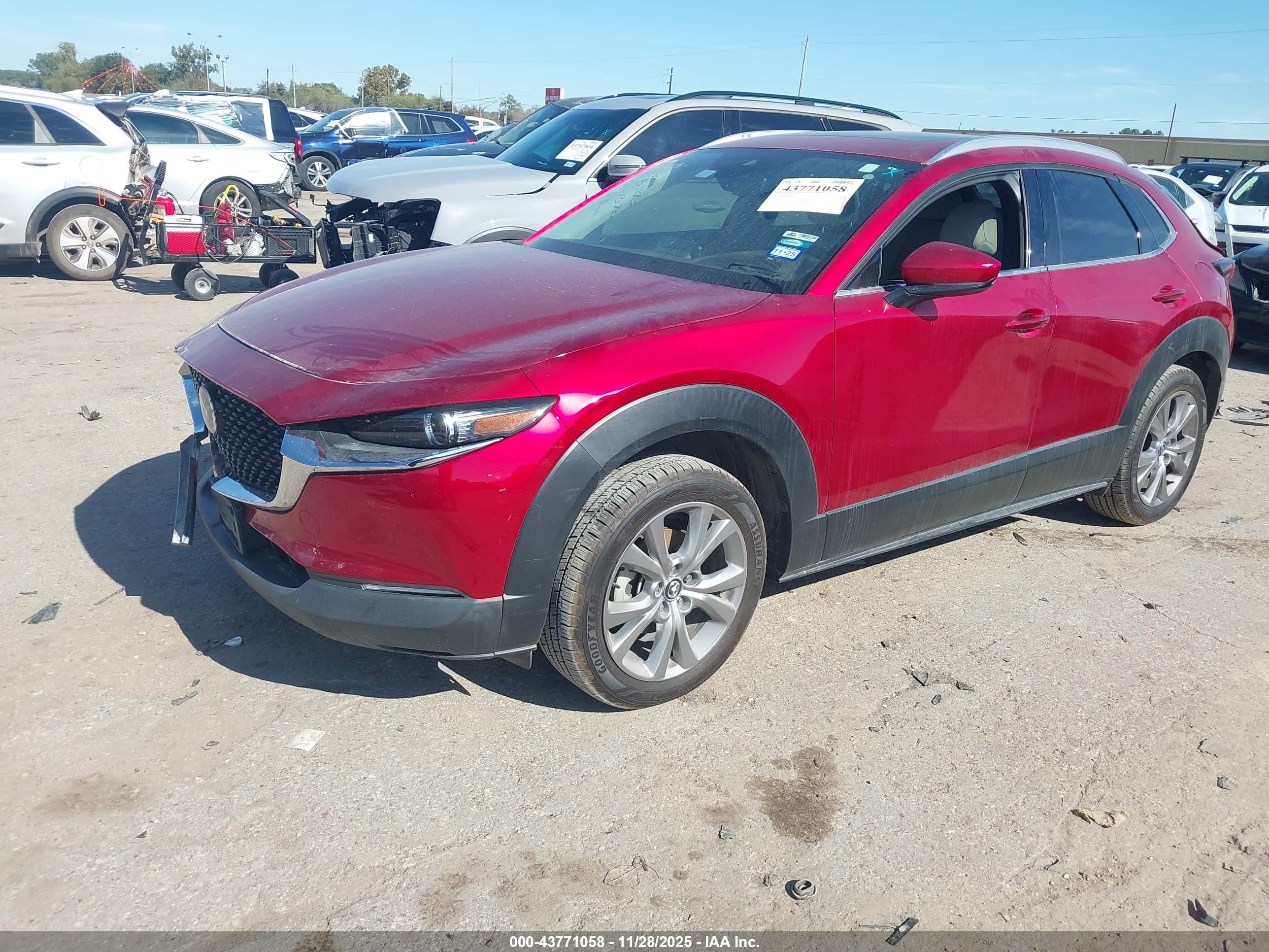 MAZDA CX-30 image 2