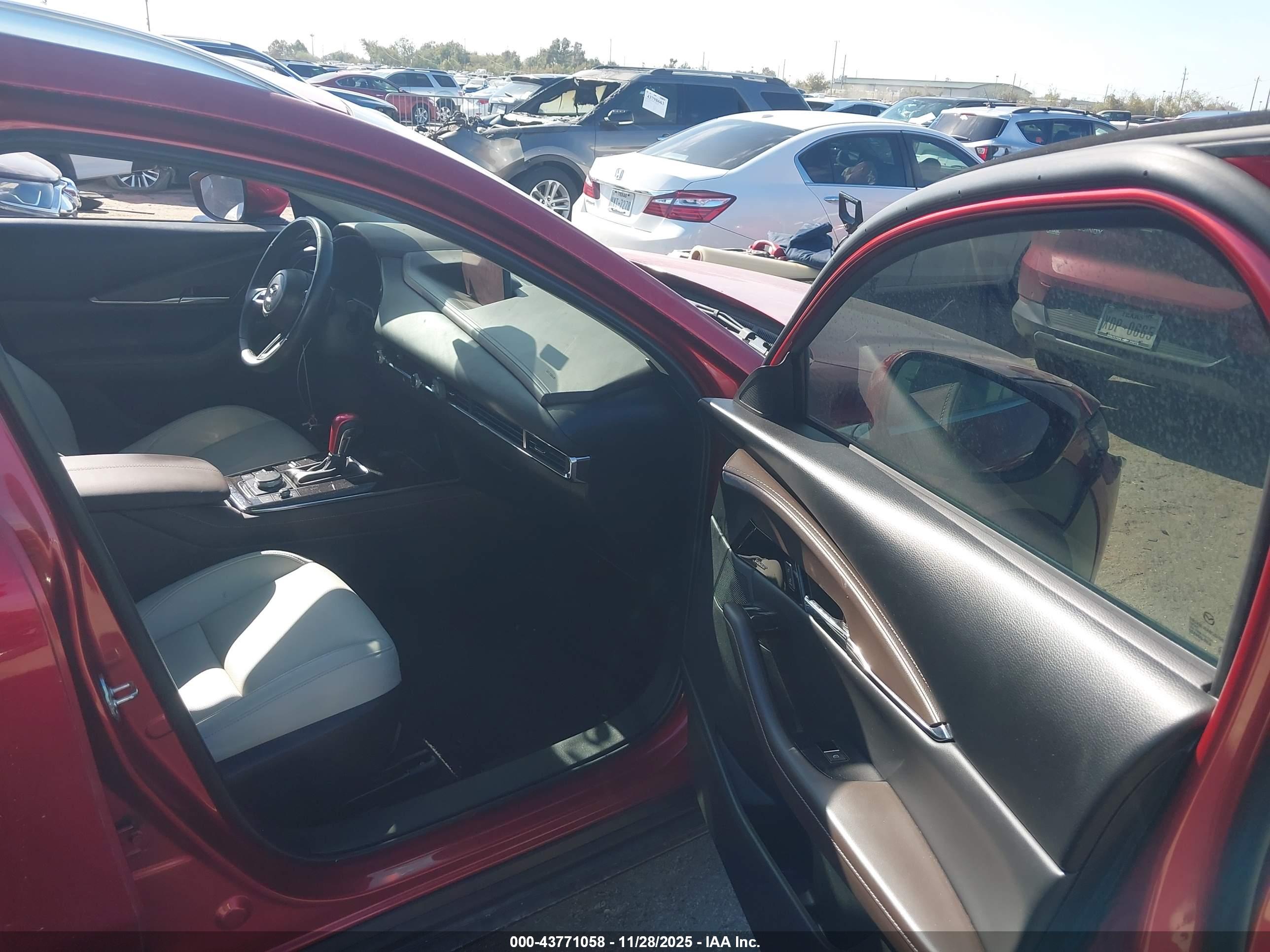 MAZDA CX-30 image 5