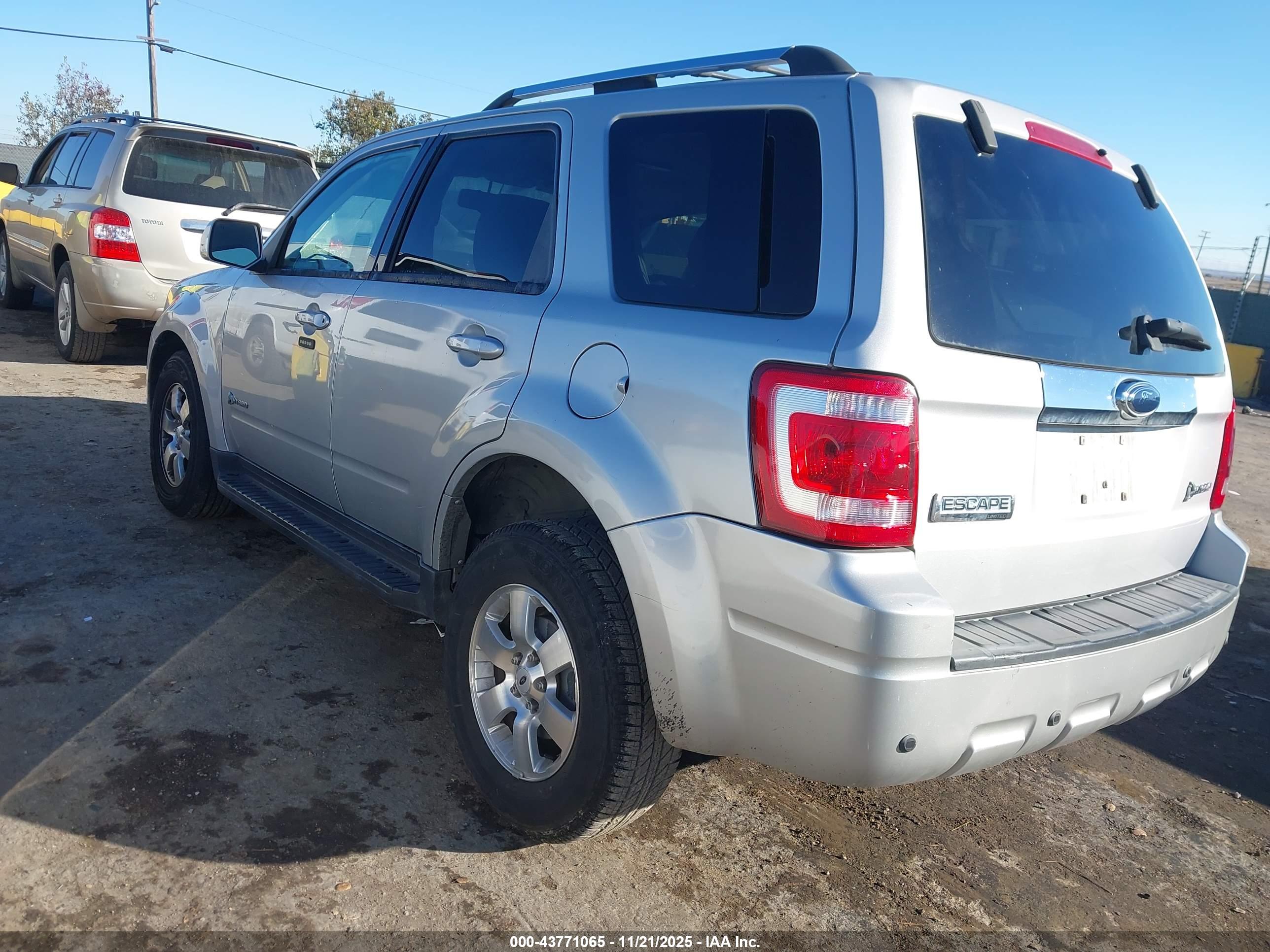 FORD ESCAPE image 3