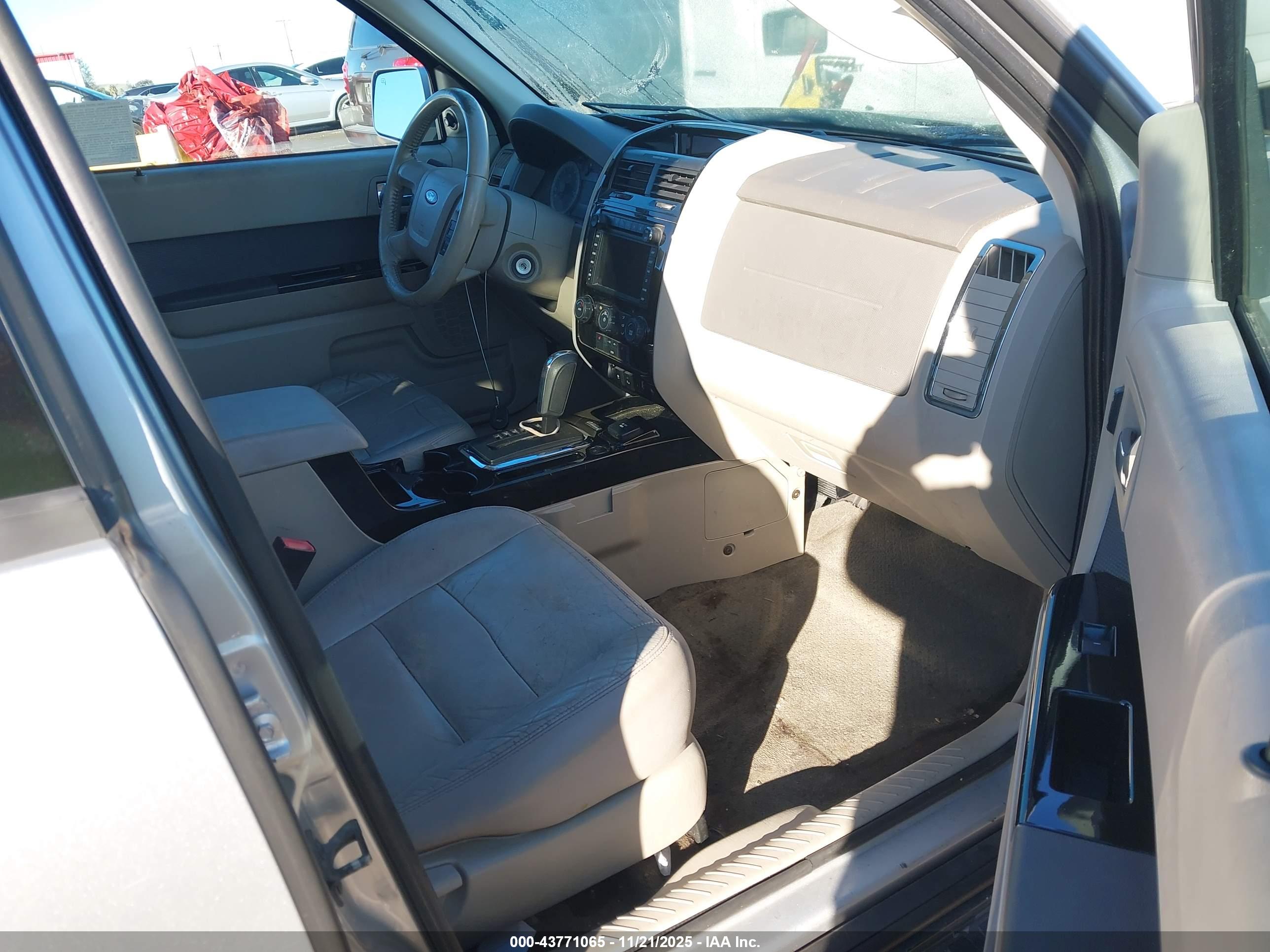 FORD ESCAPE image 5