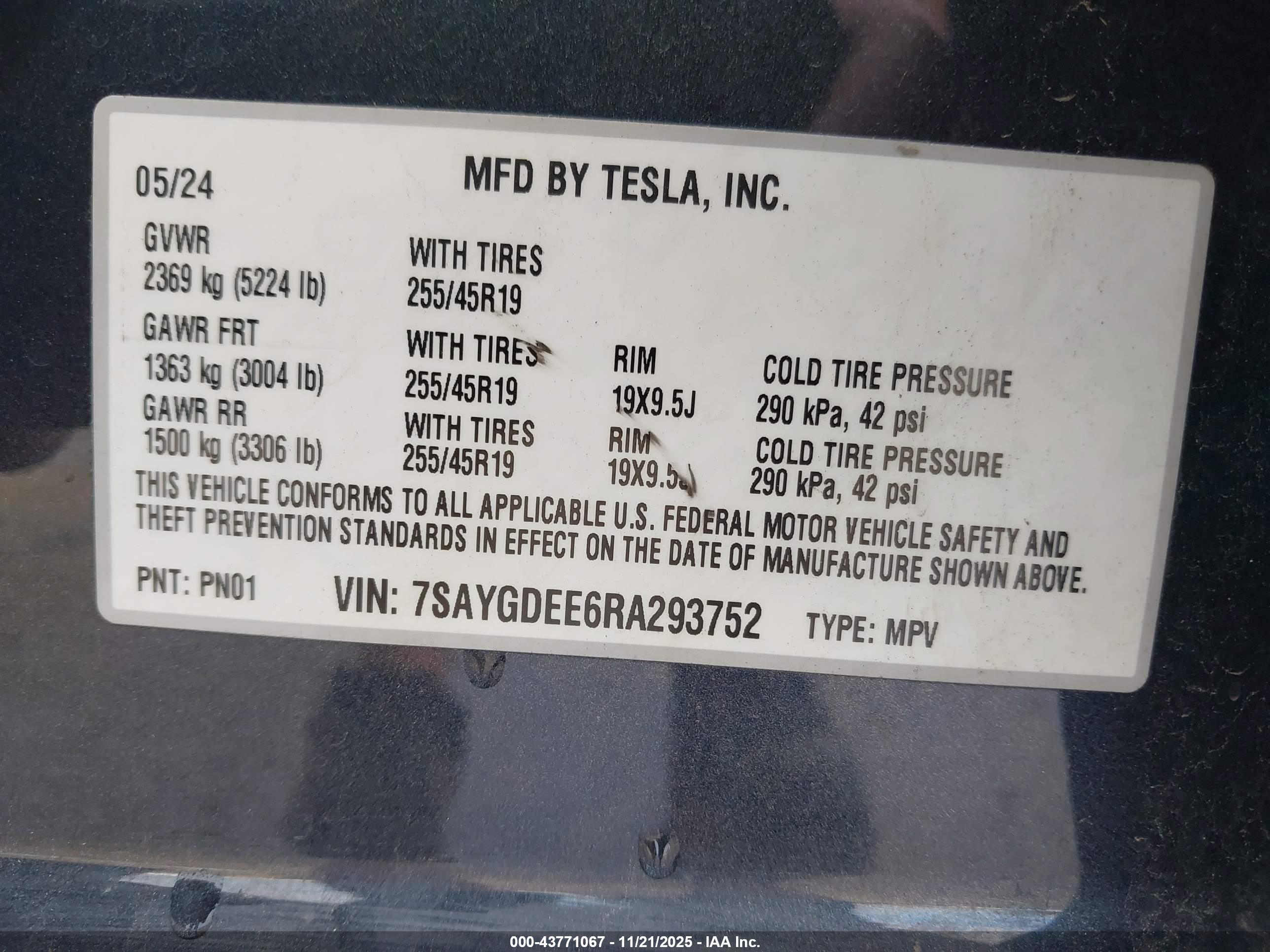 TESLA MODEL image 9