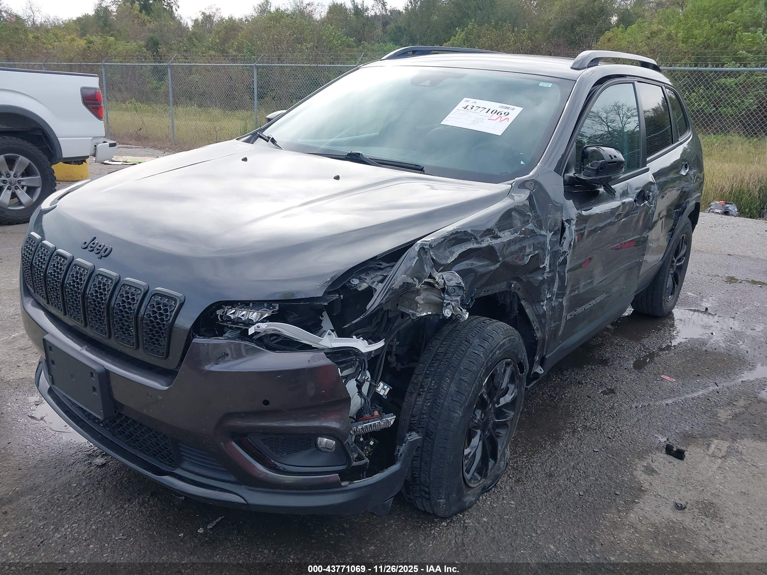 JEEP CHEROKEE image 2