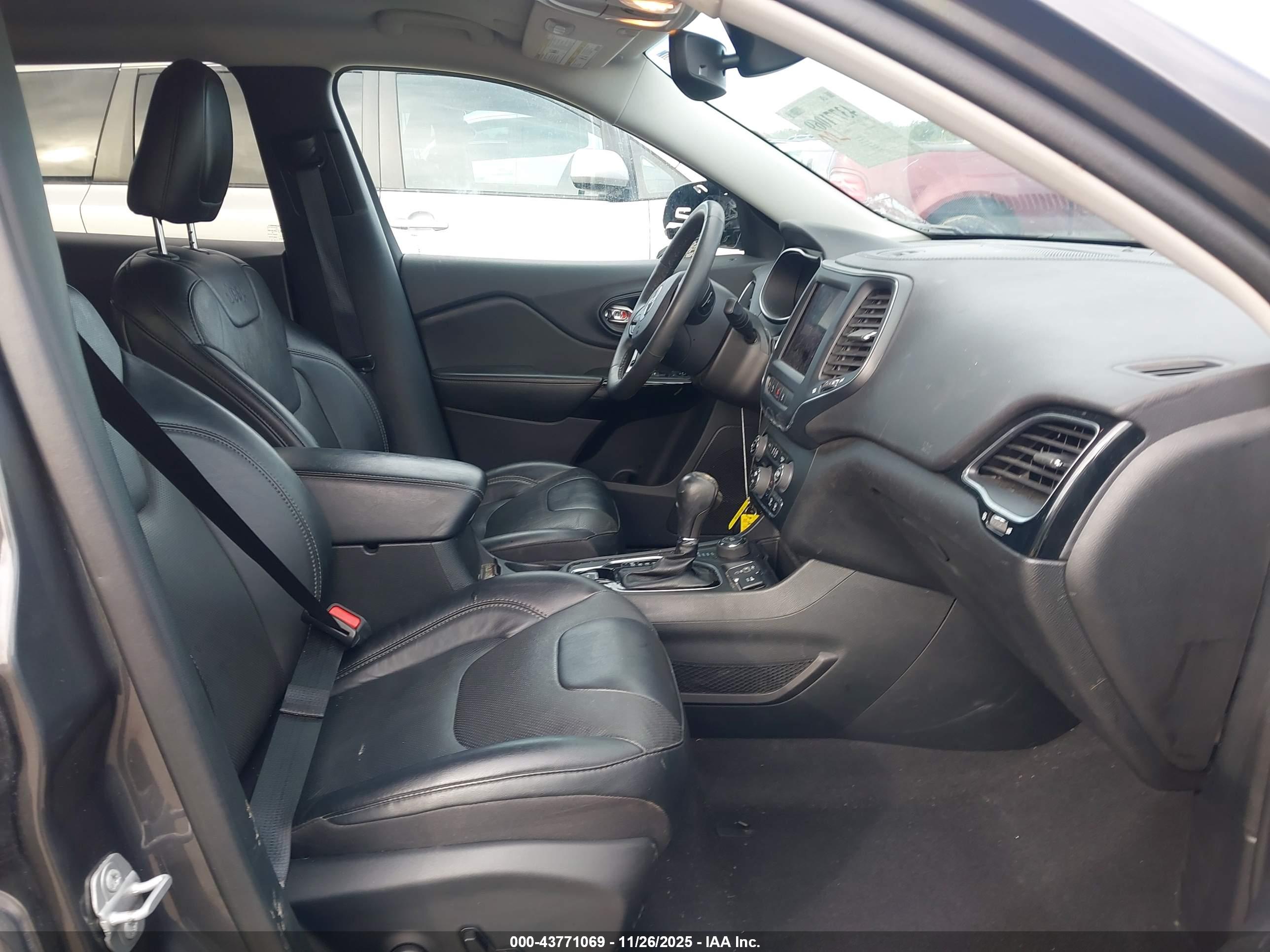 JEEP CHEROKEE image 5