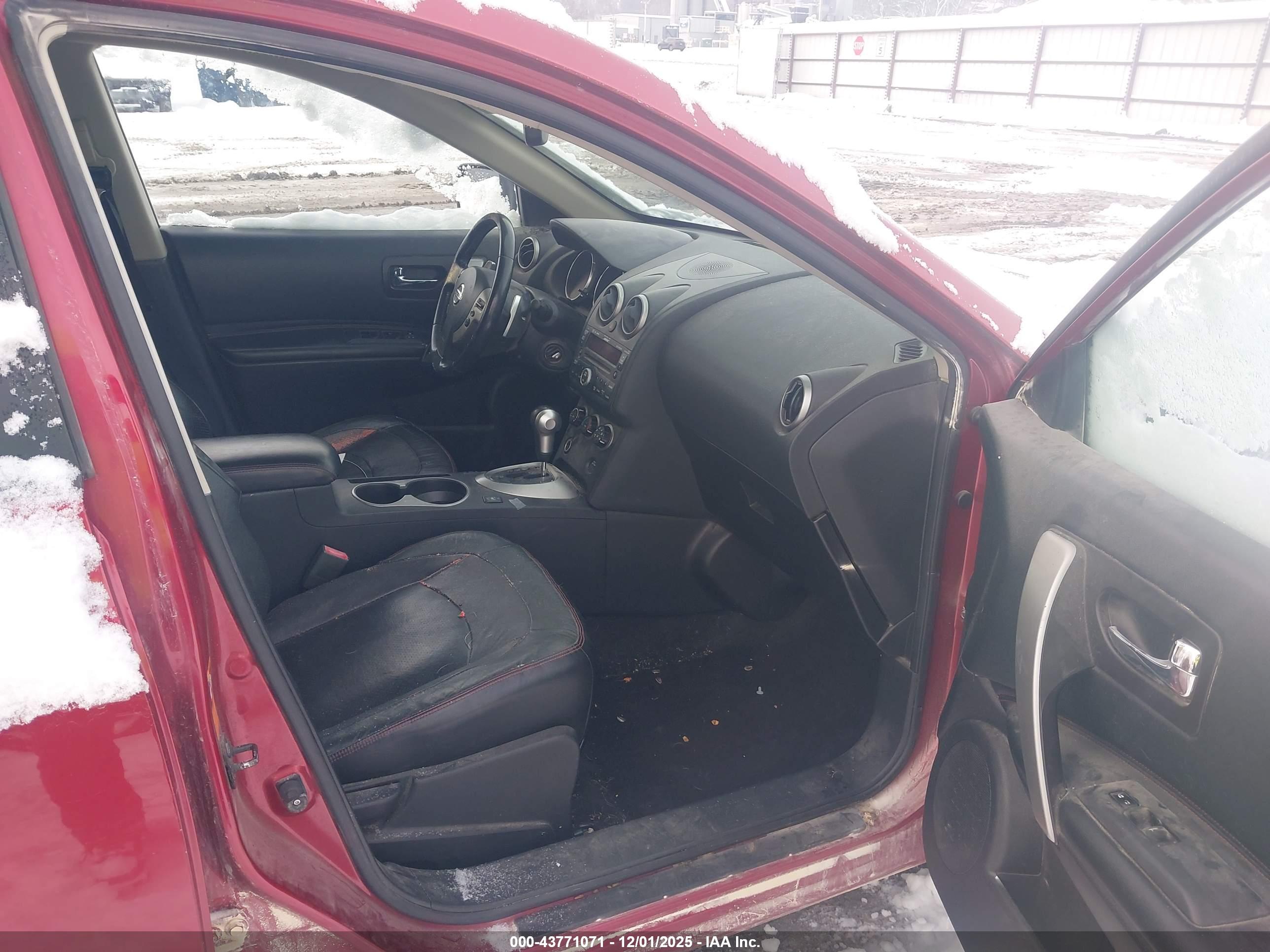 NISSAN ROGUE image 5