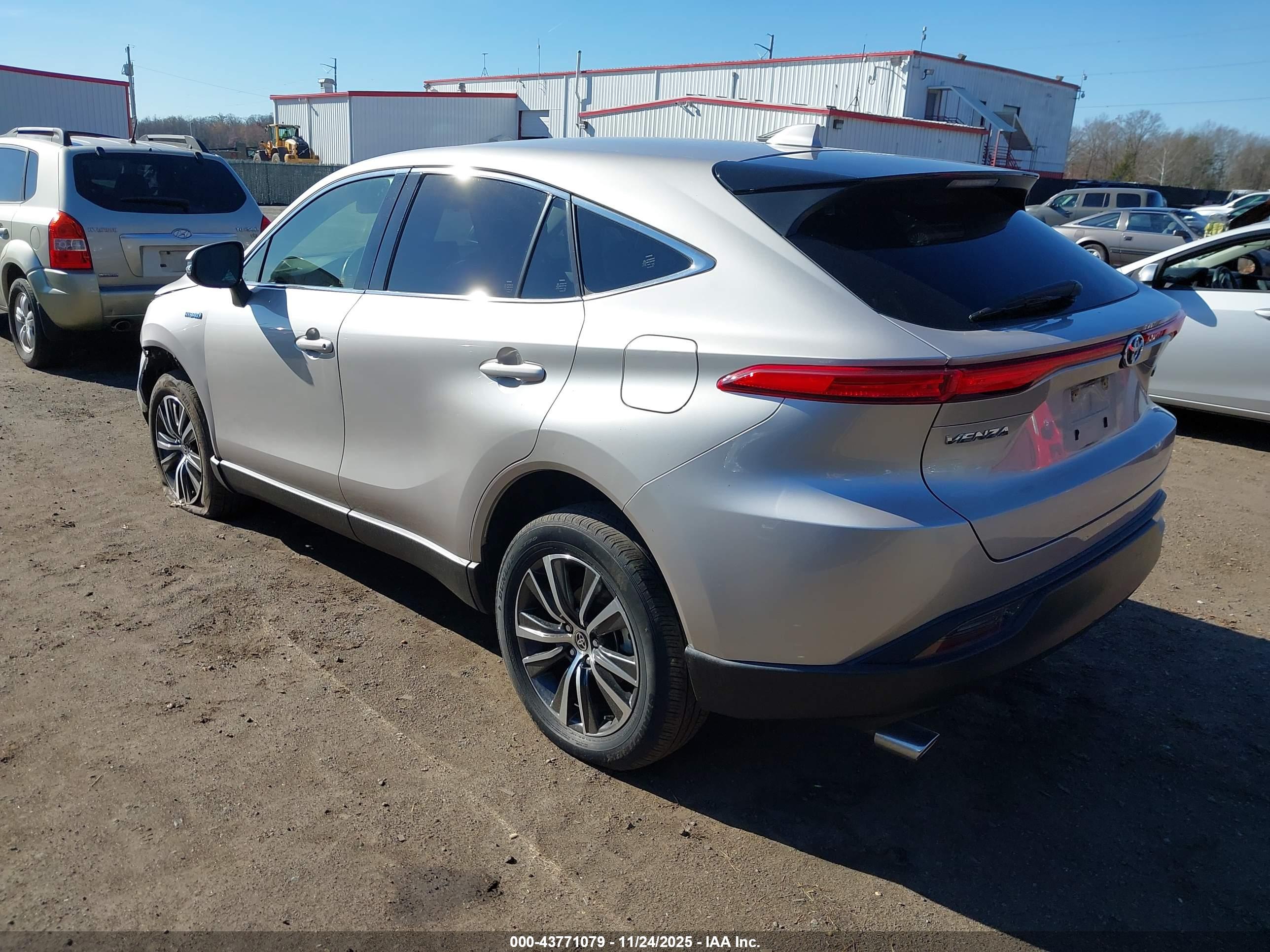TOYOTA VENZA image 3