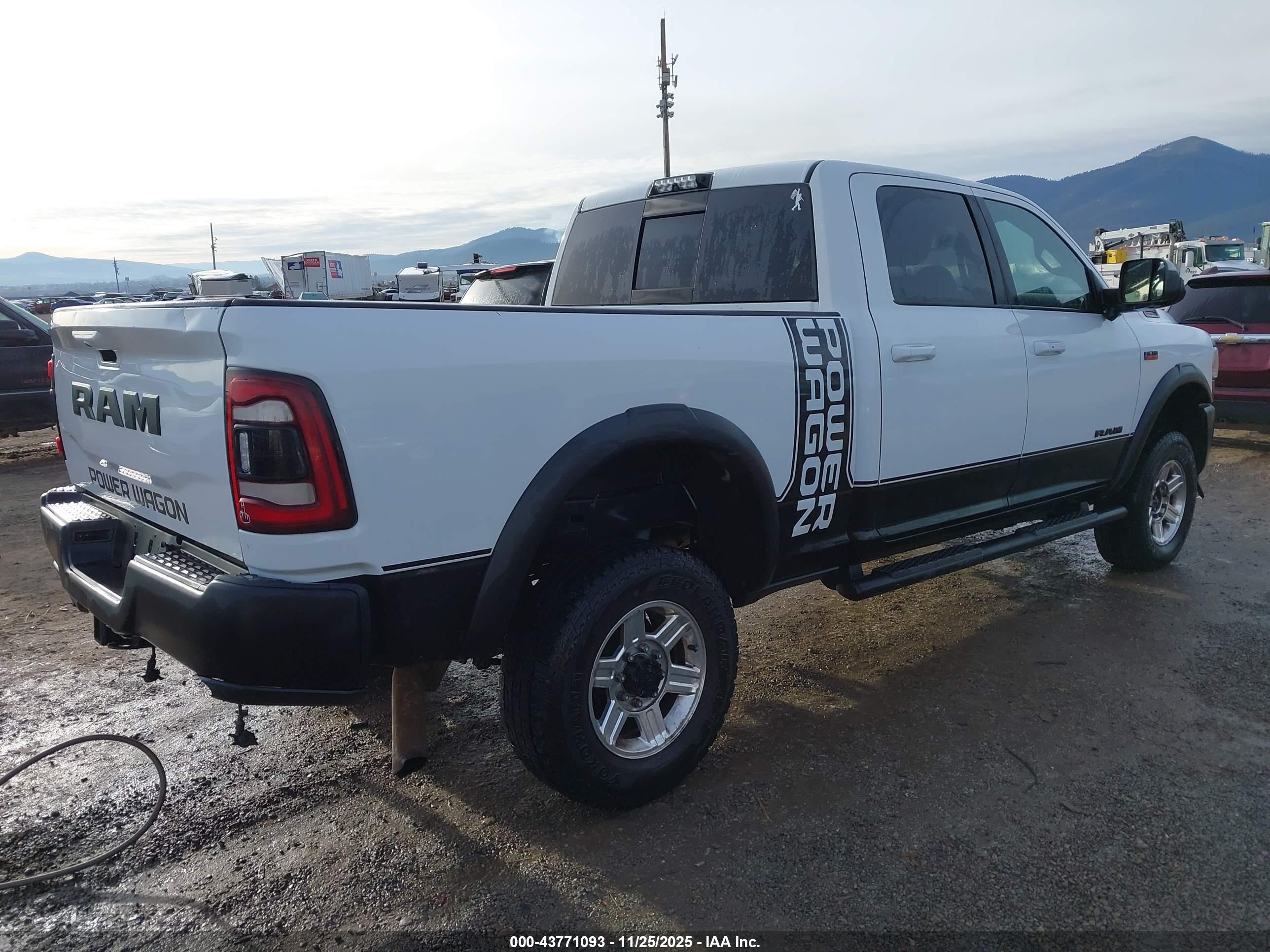 RAM 2500 image 4