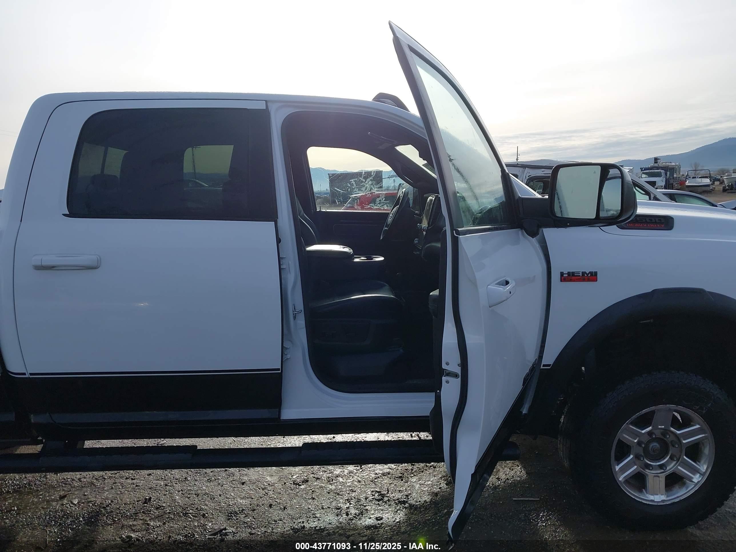 RAM 2500 image 5