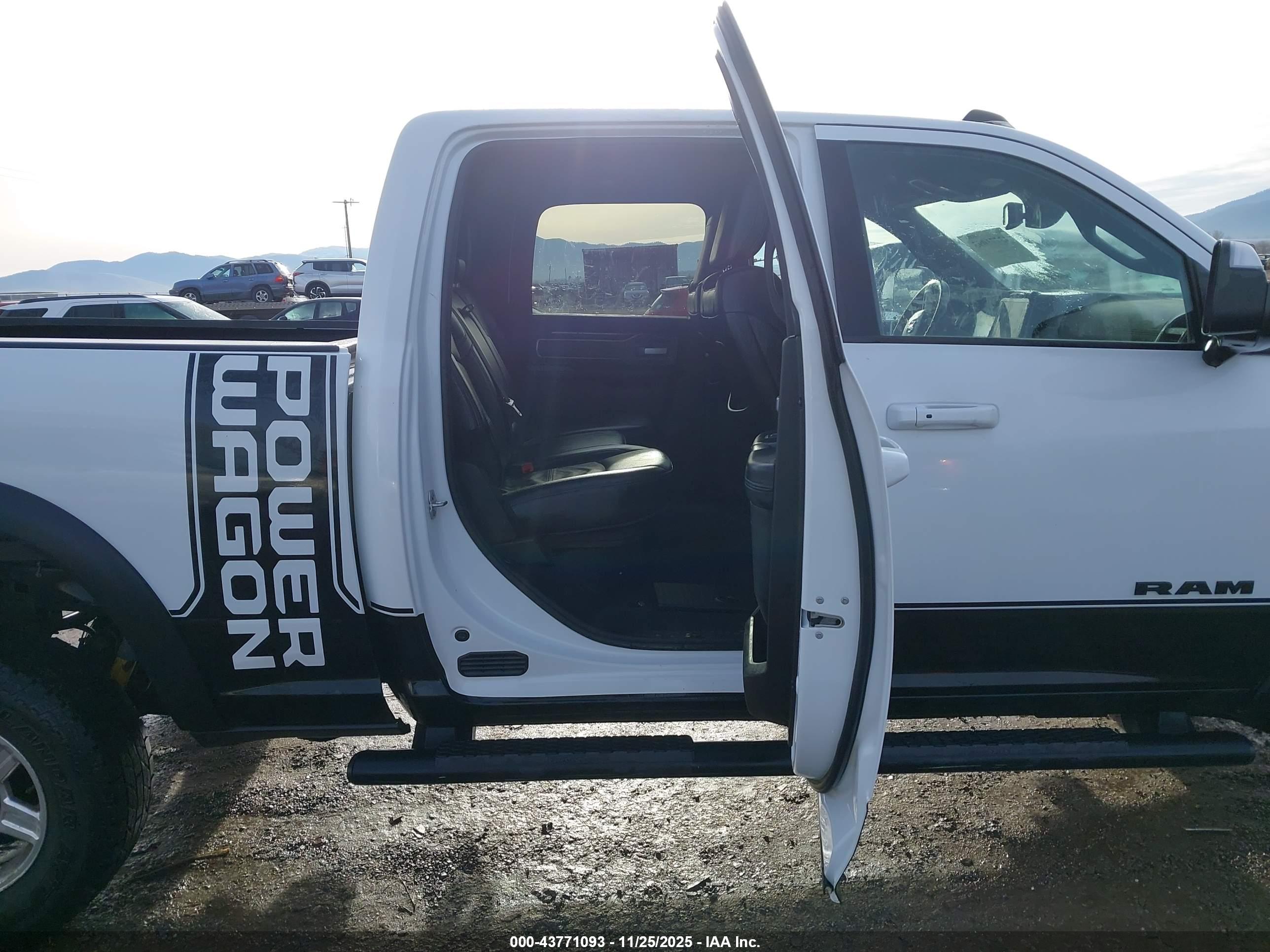 RAM 2500 image 8