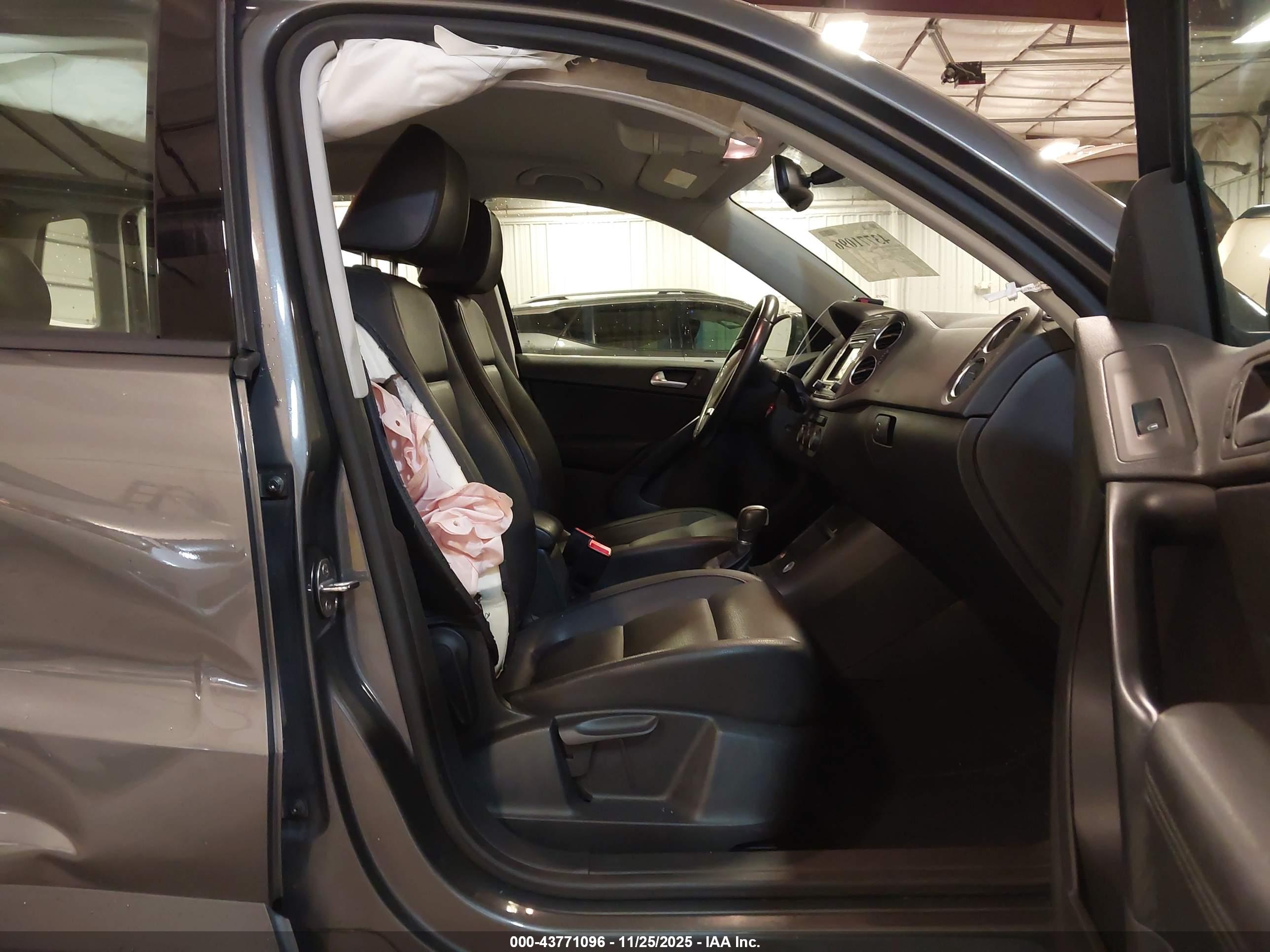 VOLKSWAGEN TIGUAN image 5