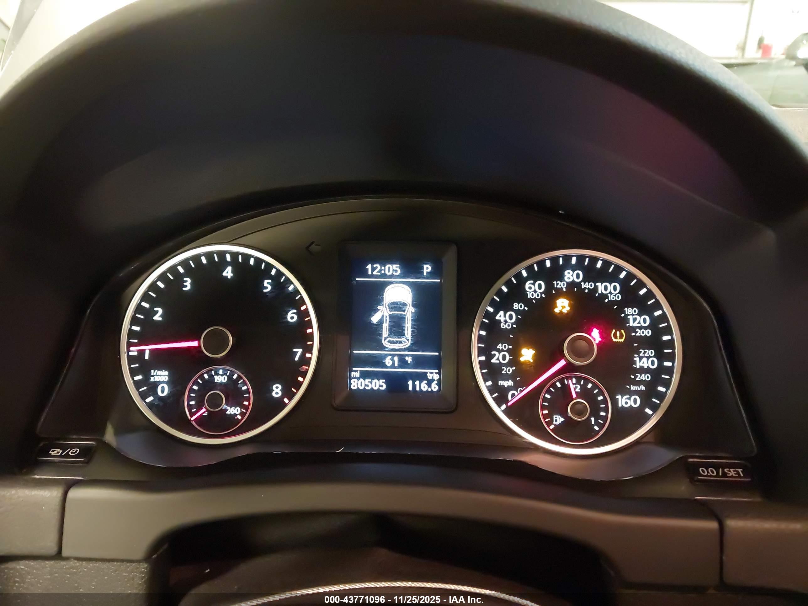 VOLKSWAGEN TIGUAN image 7