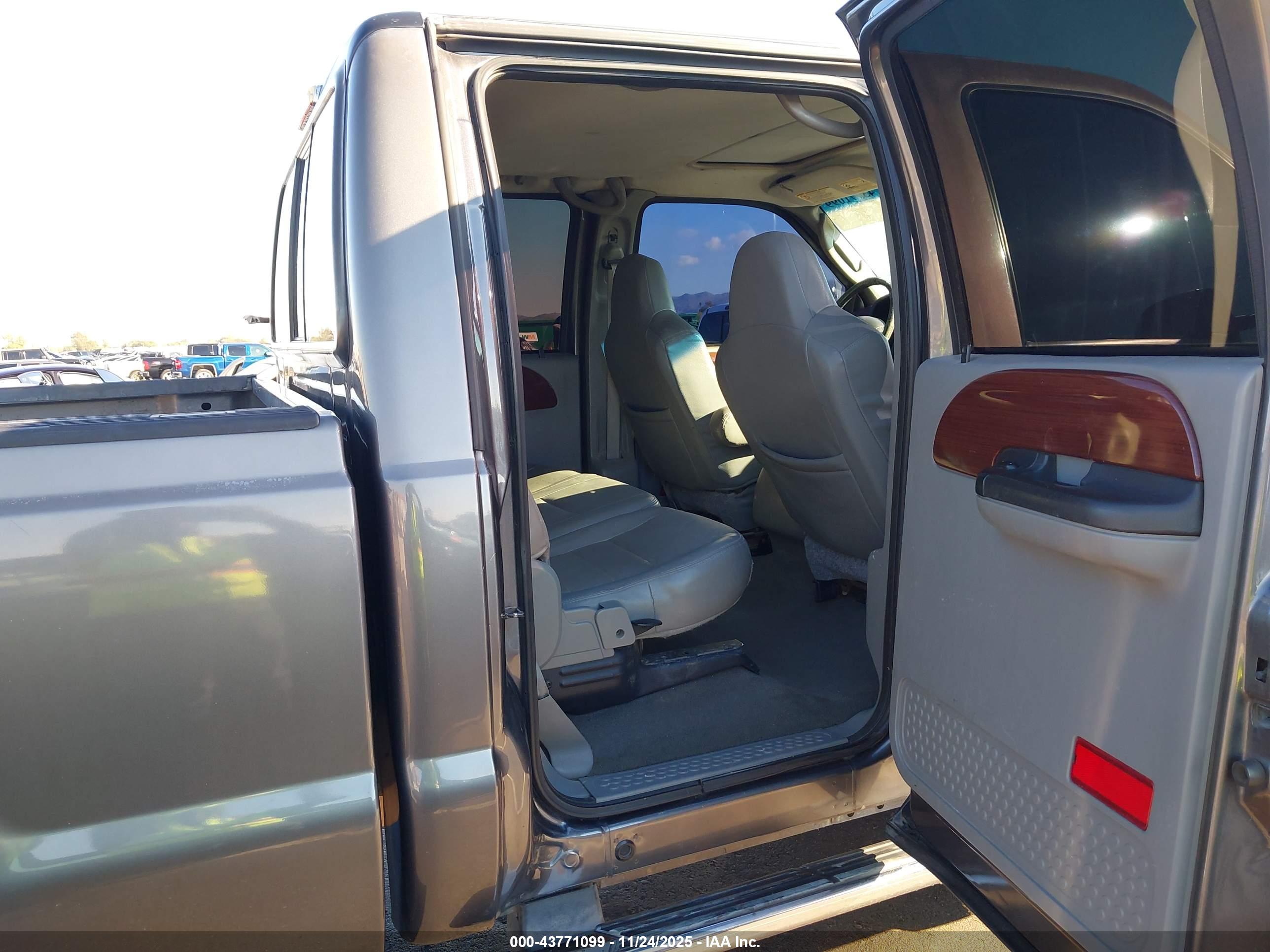 FORD F-350 image 7