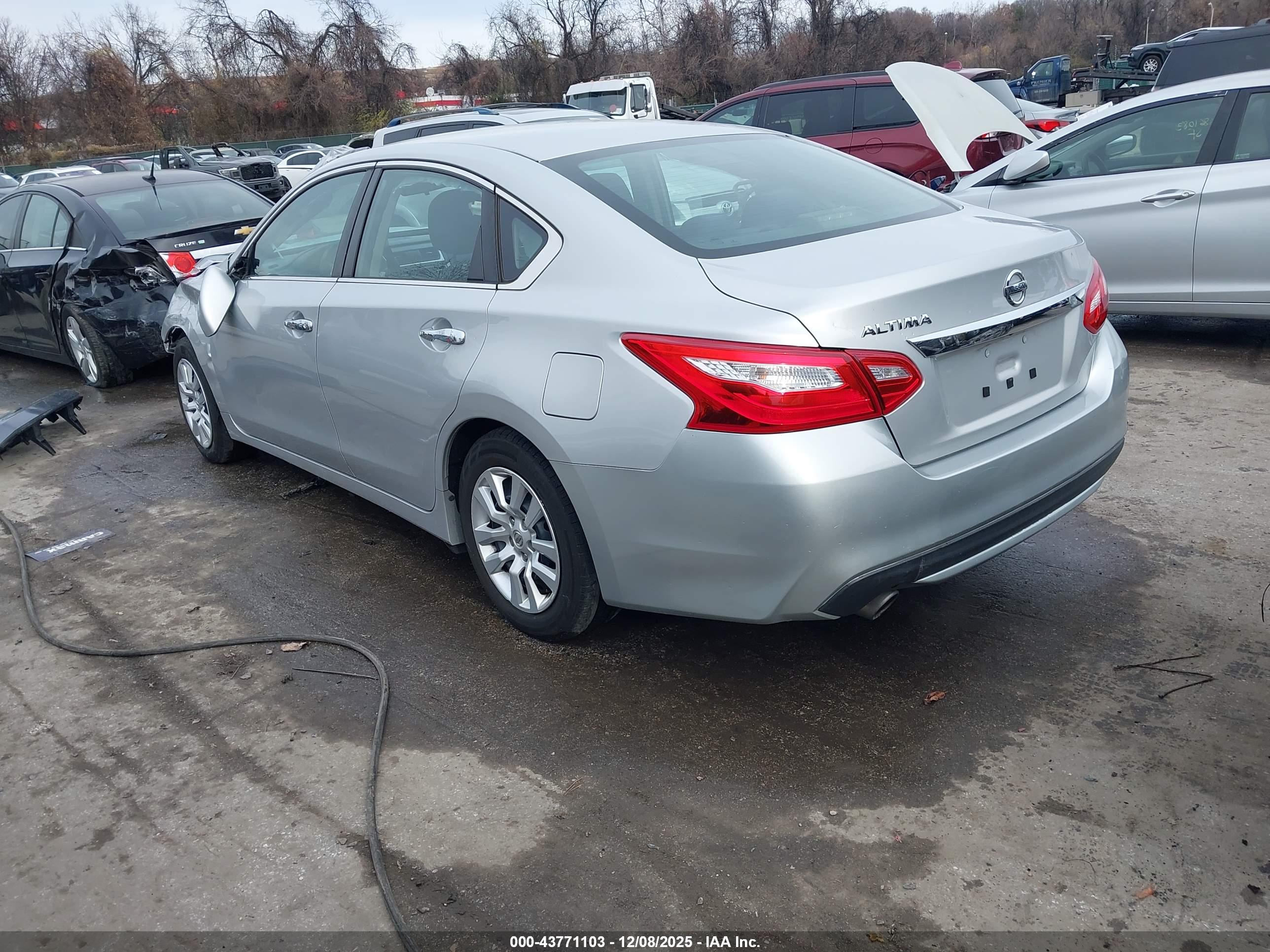 NISSAN ALTIMA image 3