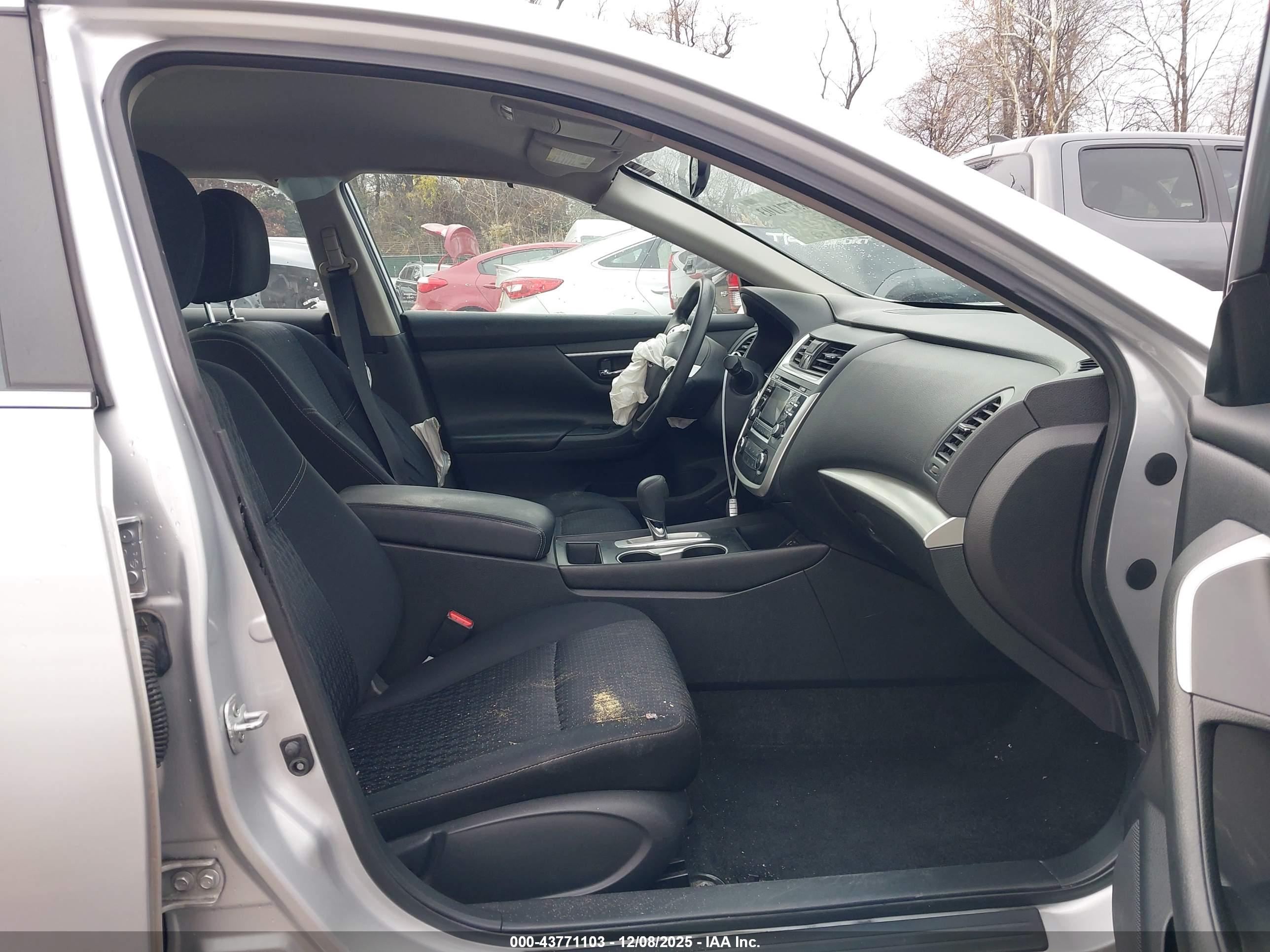 NISSAN ALTIMA image 5