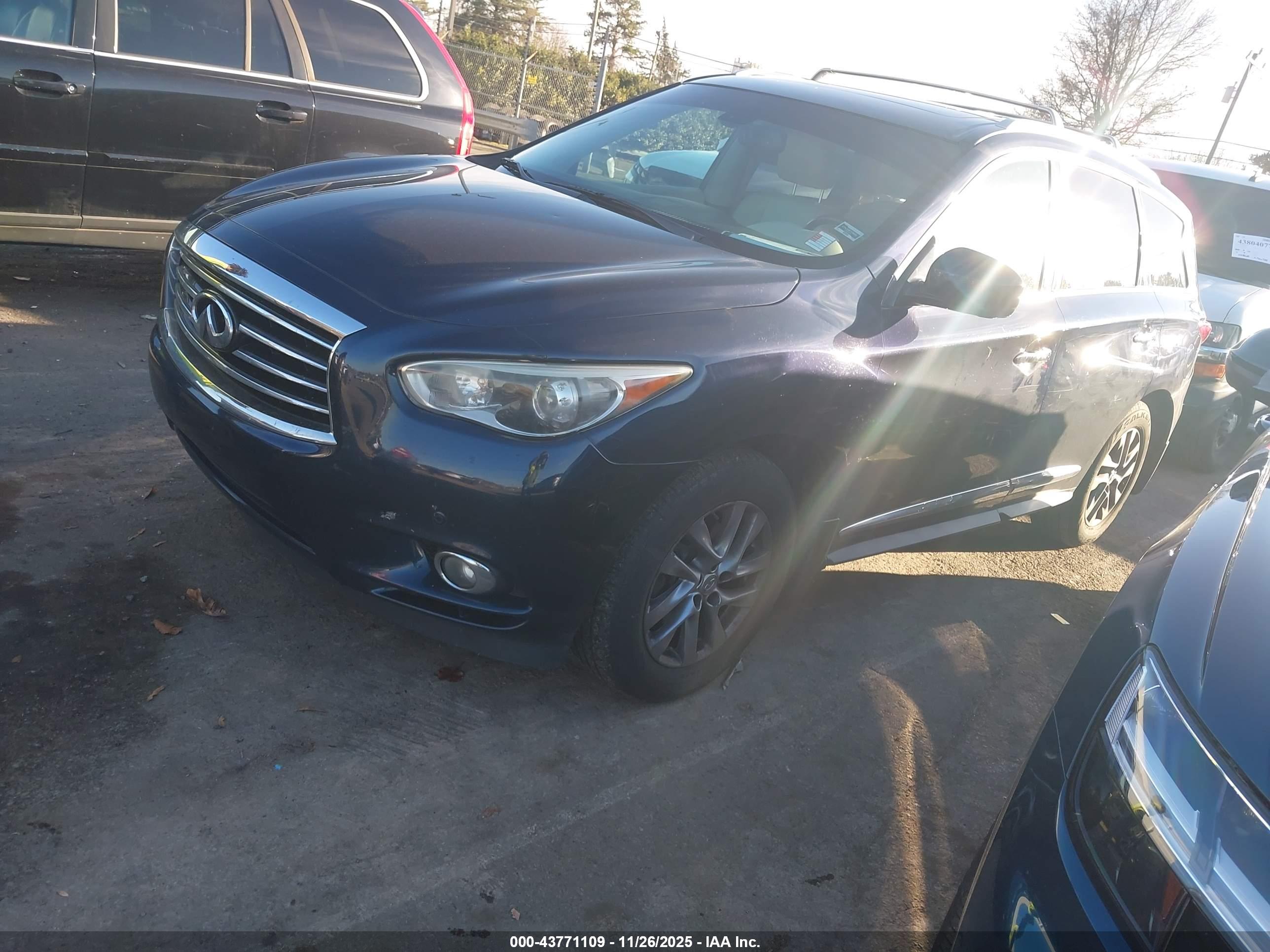 INFINITI QX60 image 2