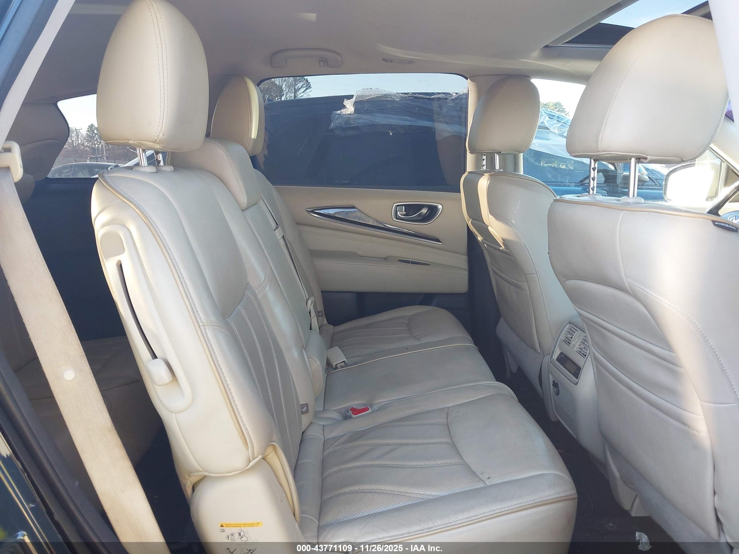 INFINITI QX60 image 8