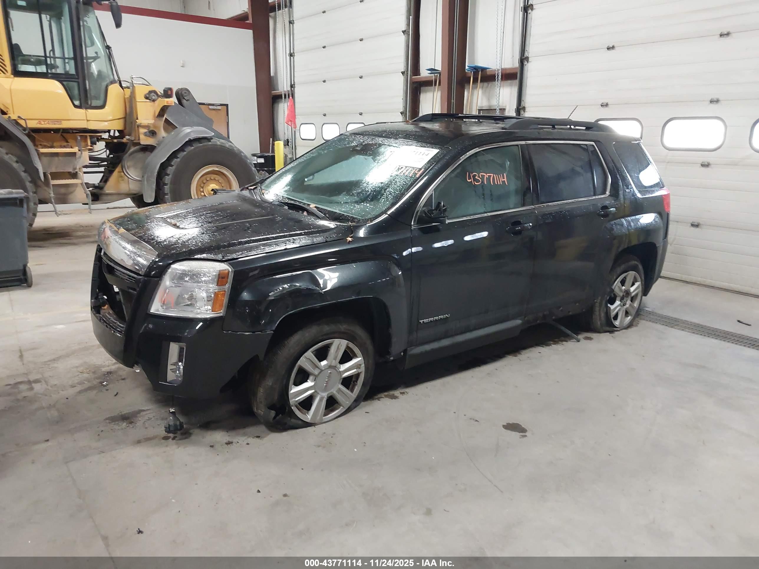 GMC TERRAIN image 2