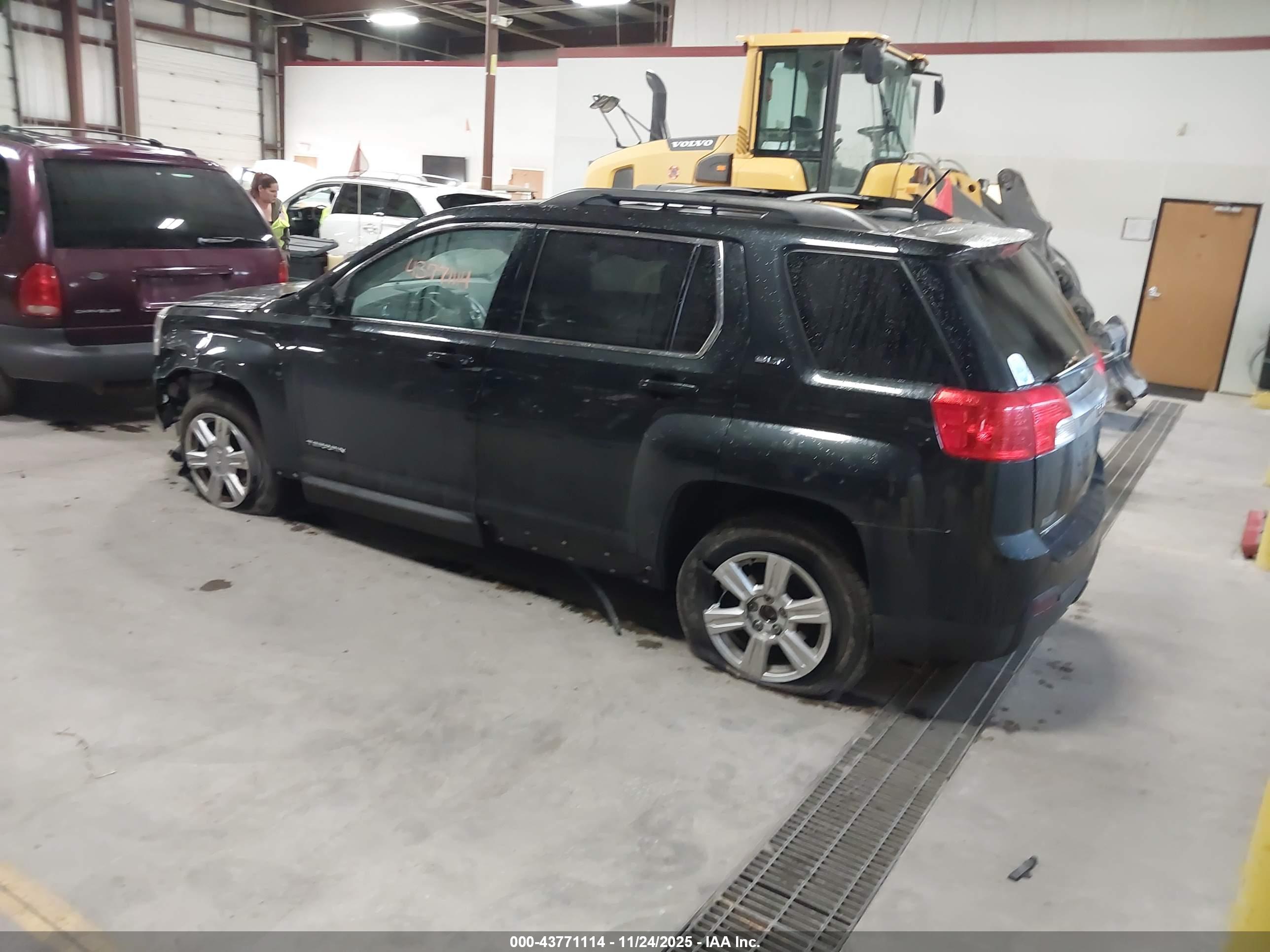 GMC TERRAIN image 3