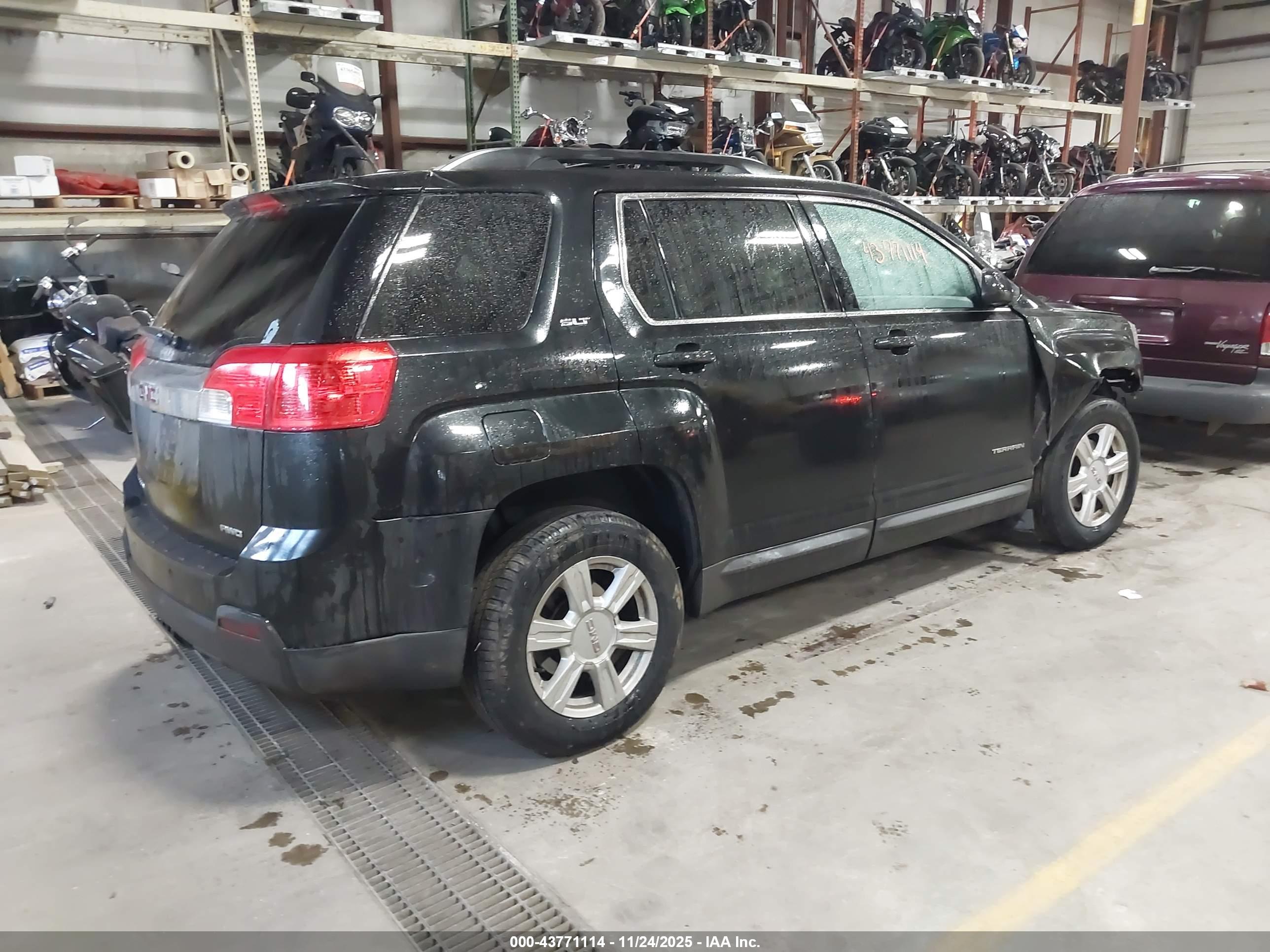 GMC TERRAIN image 4
