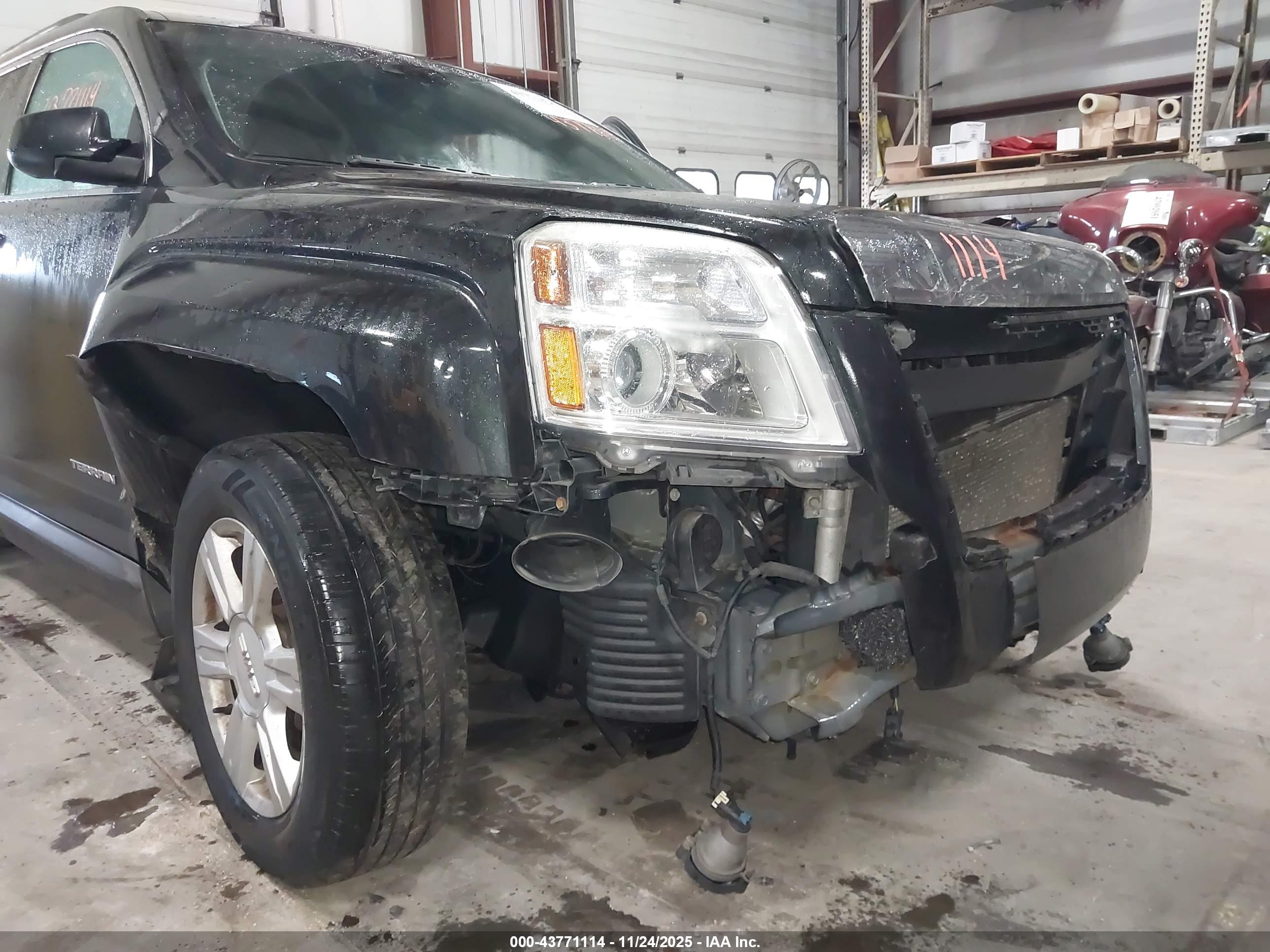 GMC TERRAIN image 6