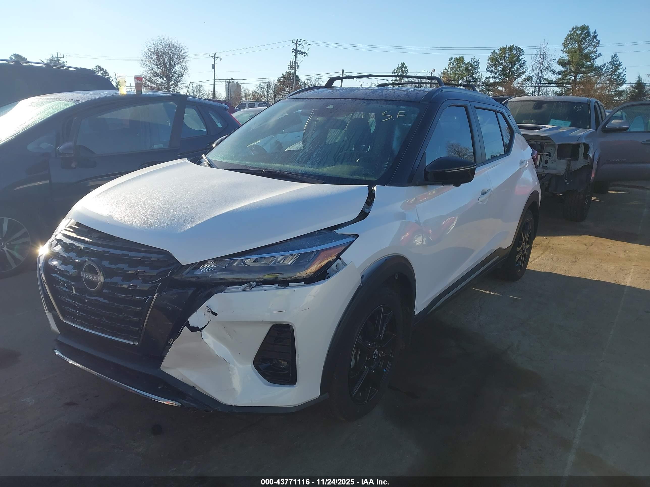 NISSAN KICKS image 2