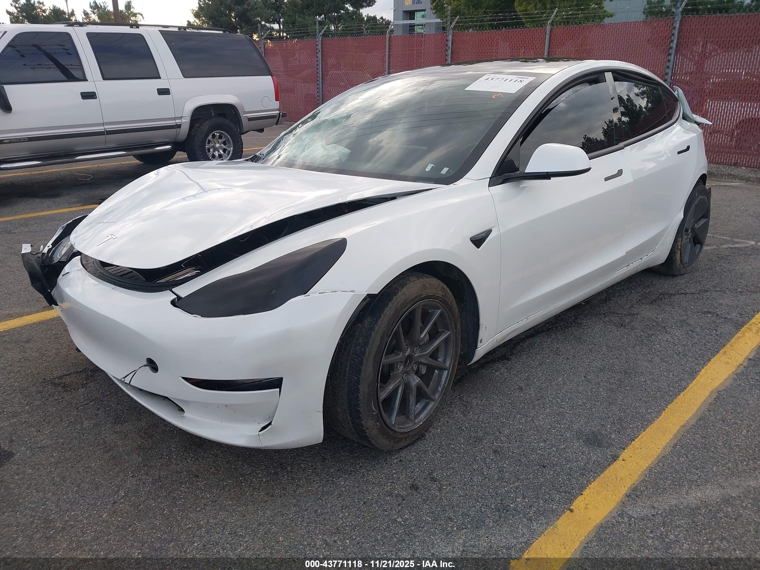 TESLA MODEL image 2