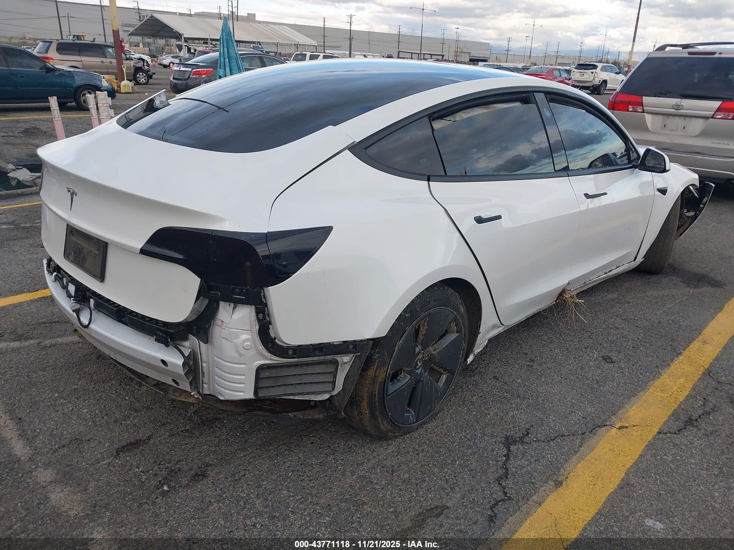 TESLA MODEL image 4