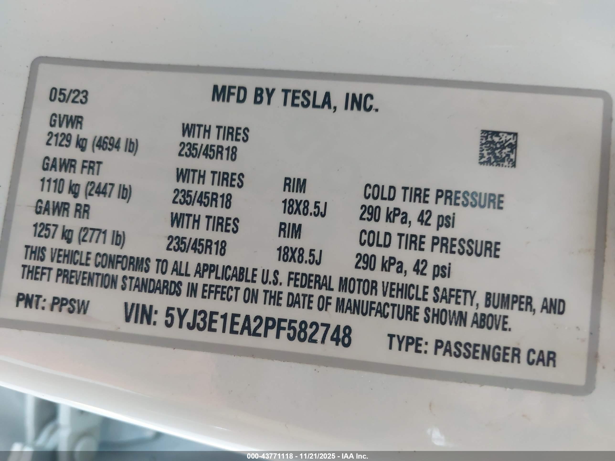 TESLA MODEL image 9