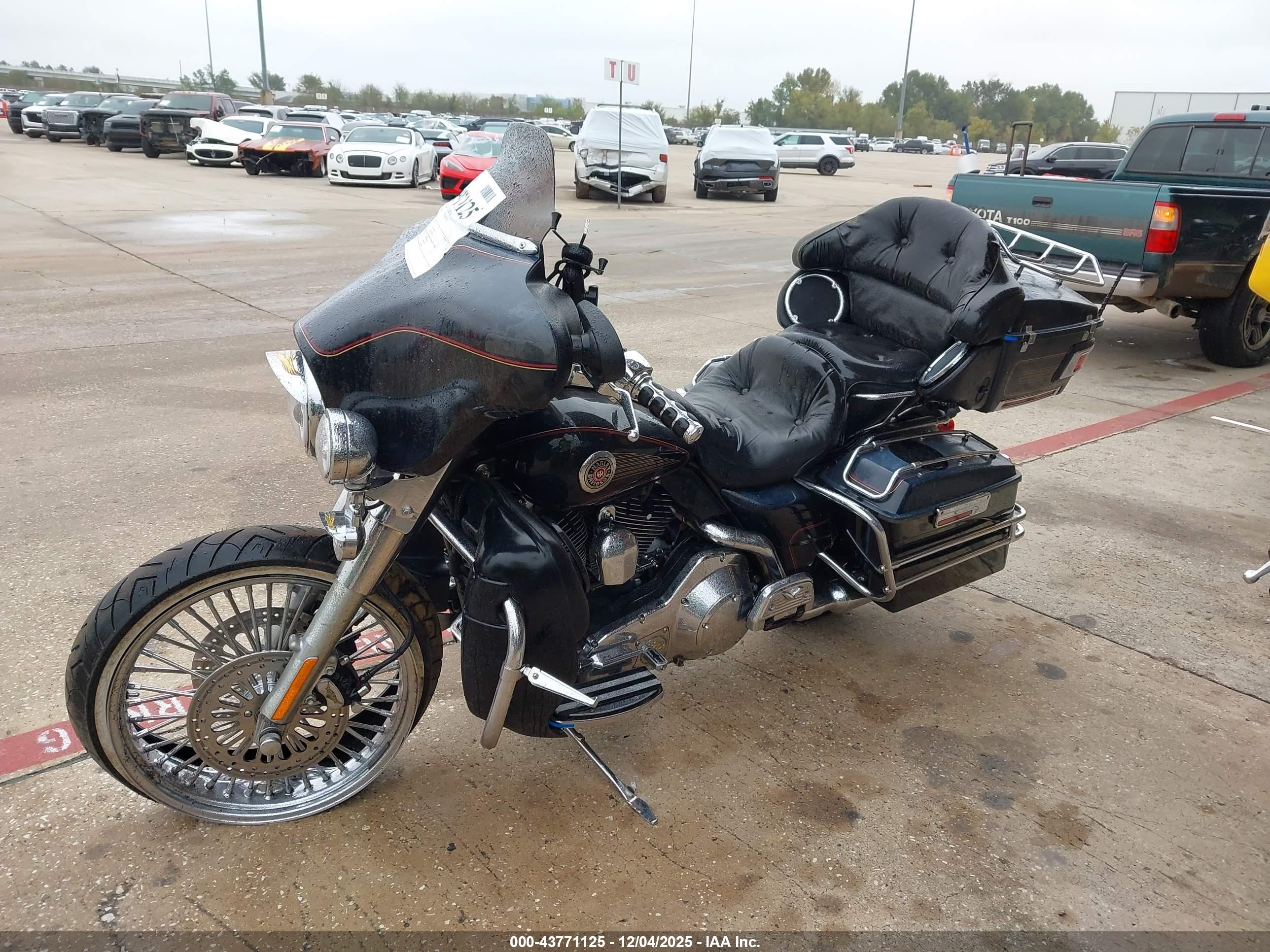 HARLEY-DAVIDSON FLHTCUI image 2