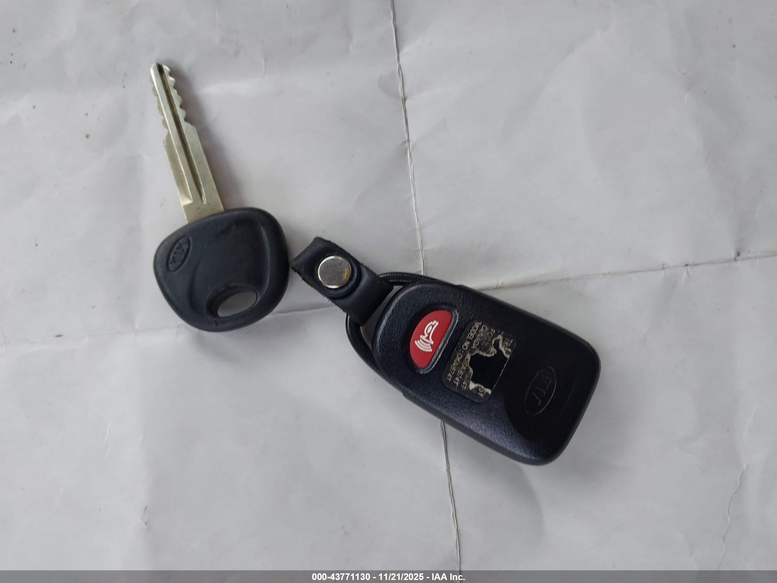 KIA SPECTRA image 11