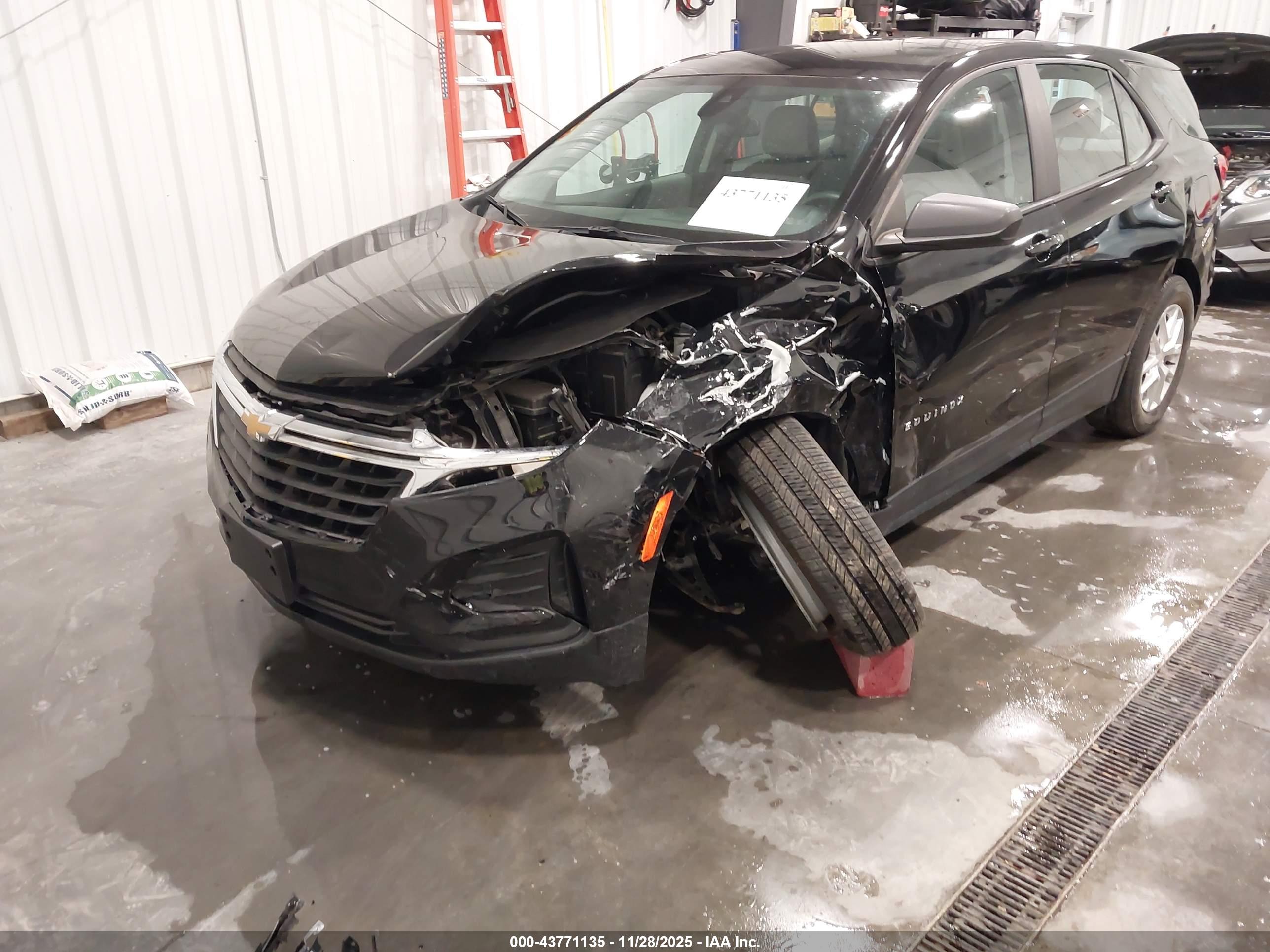 CHEVROLET EQUINOX image 6