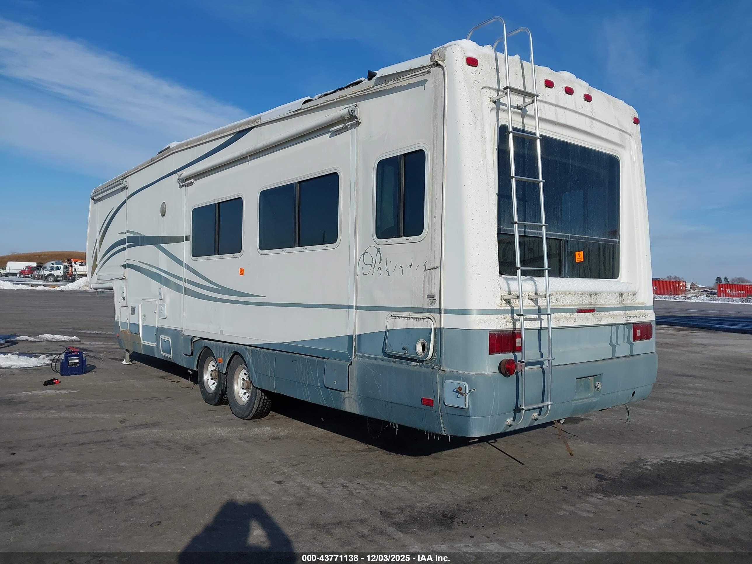 NATIONAL RV image 3