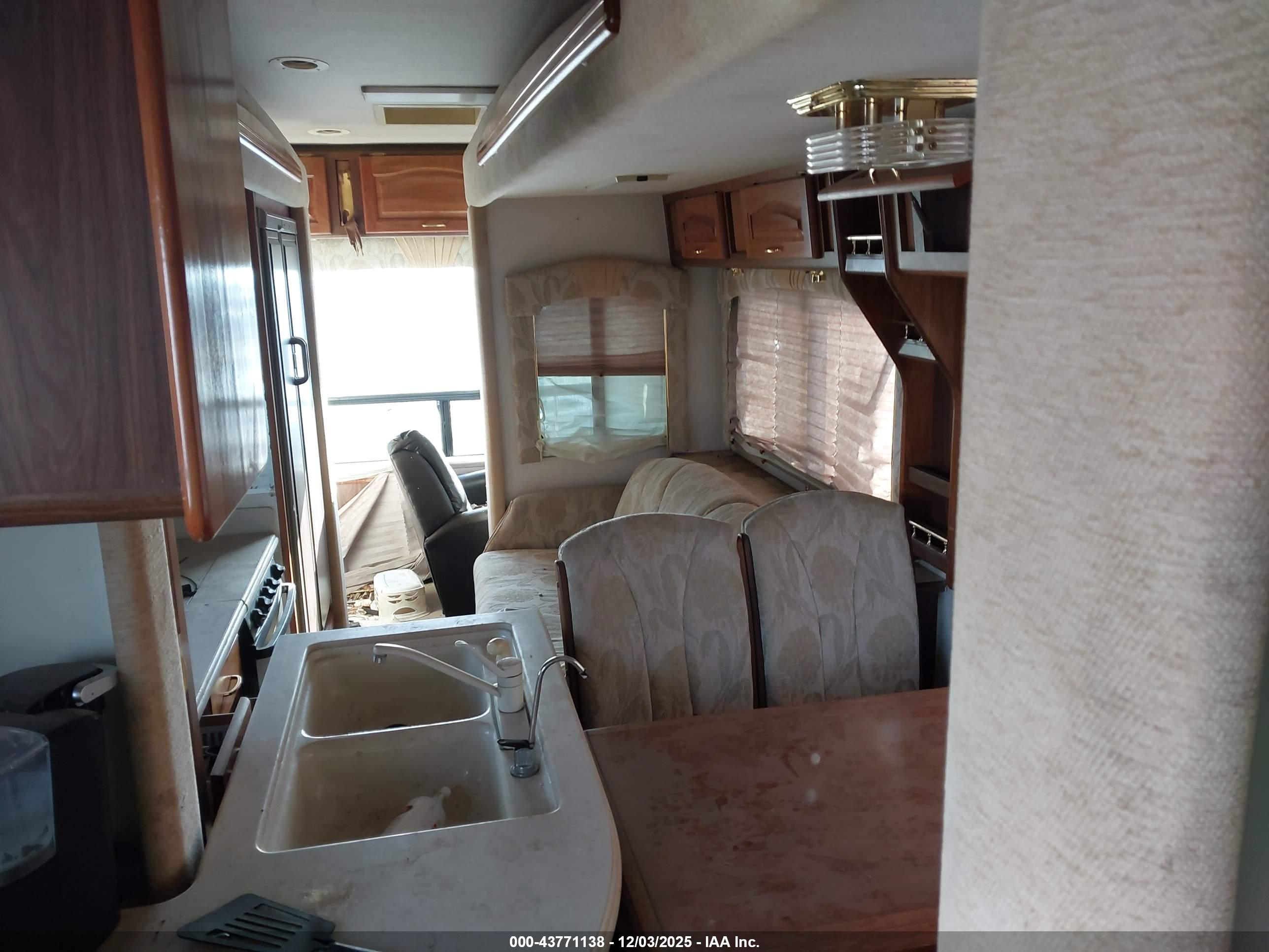 NATIONAL RV image 8
