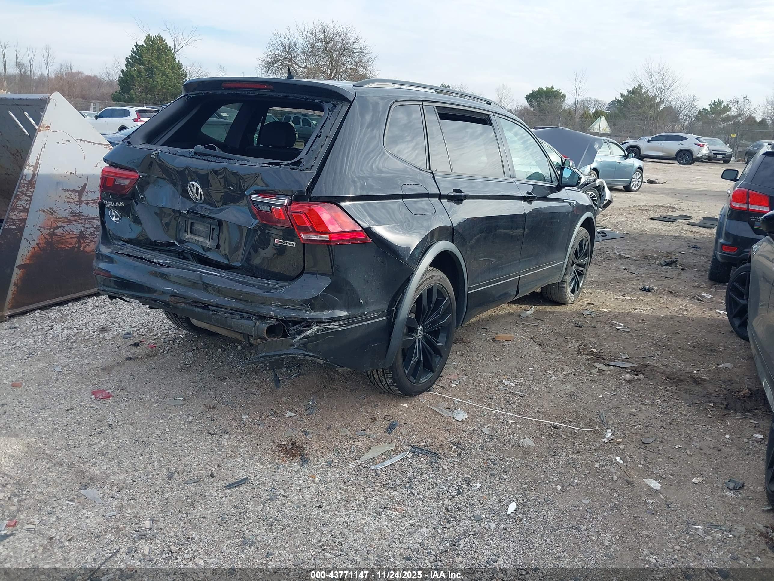 VOLKSWAGEN TIGUAN image 4