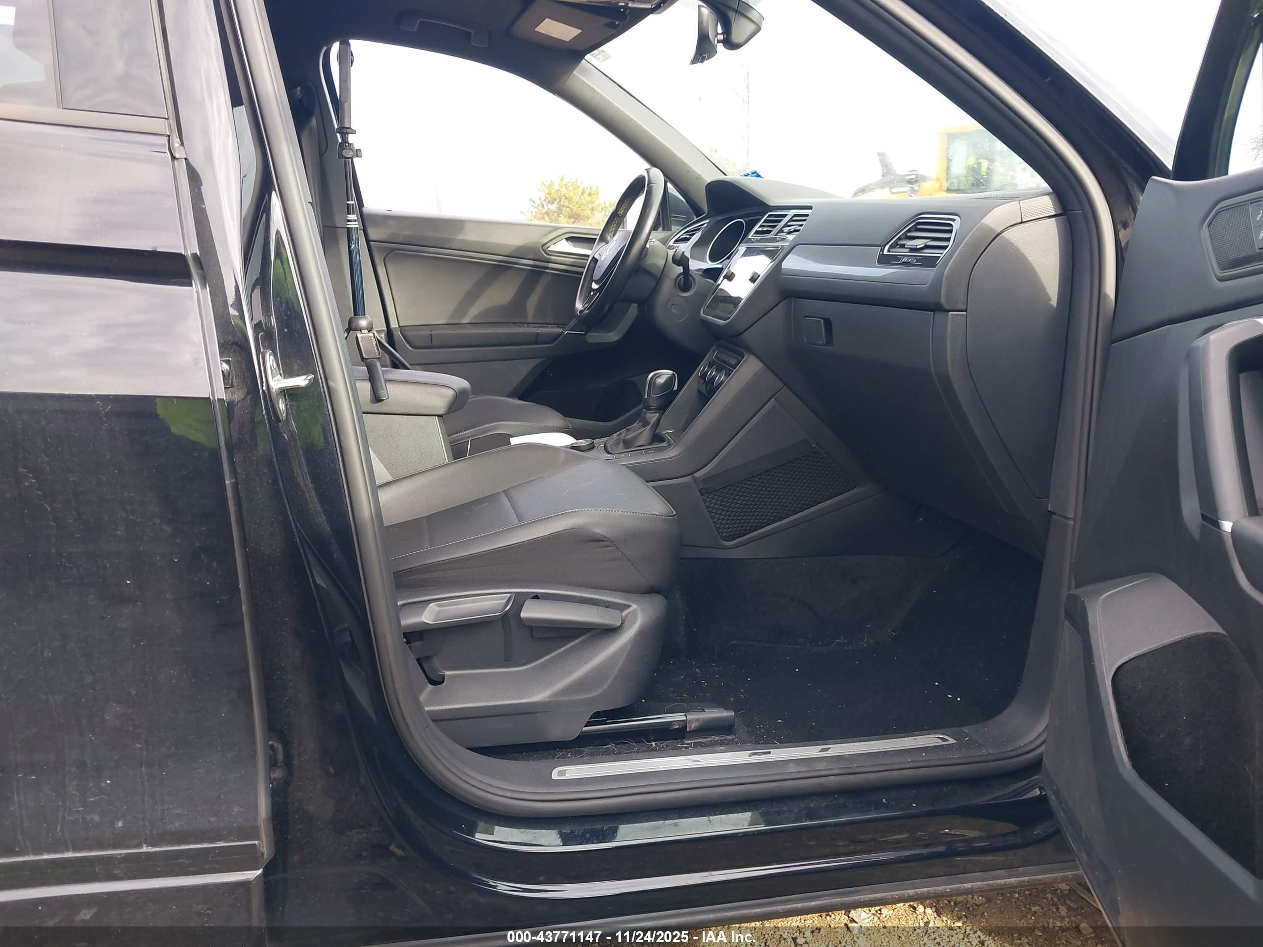 VOLKSWAGEN TIGUAN image 5