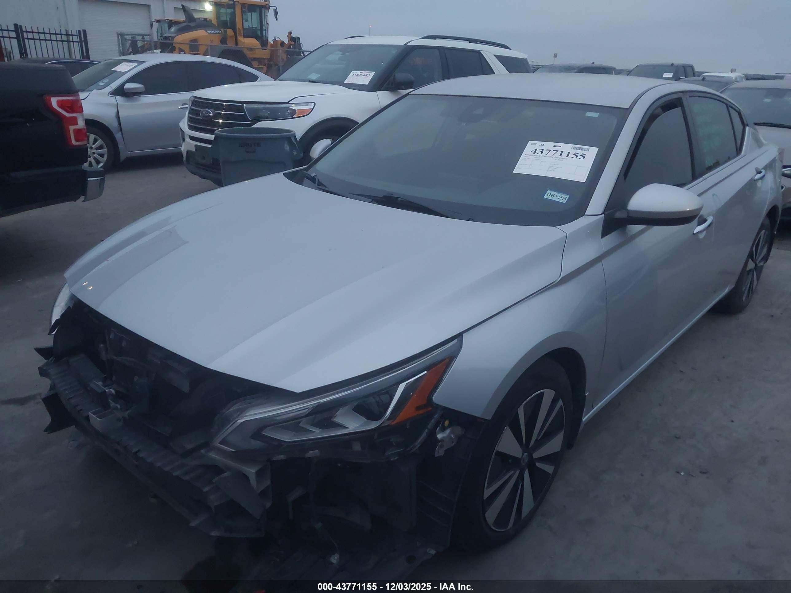NISSAN ALTIMA image 2
