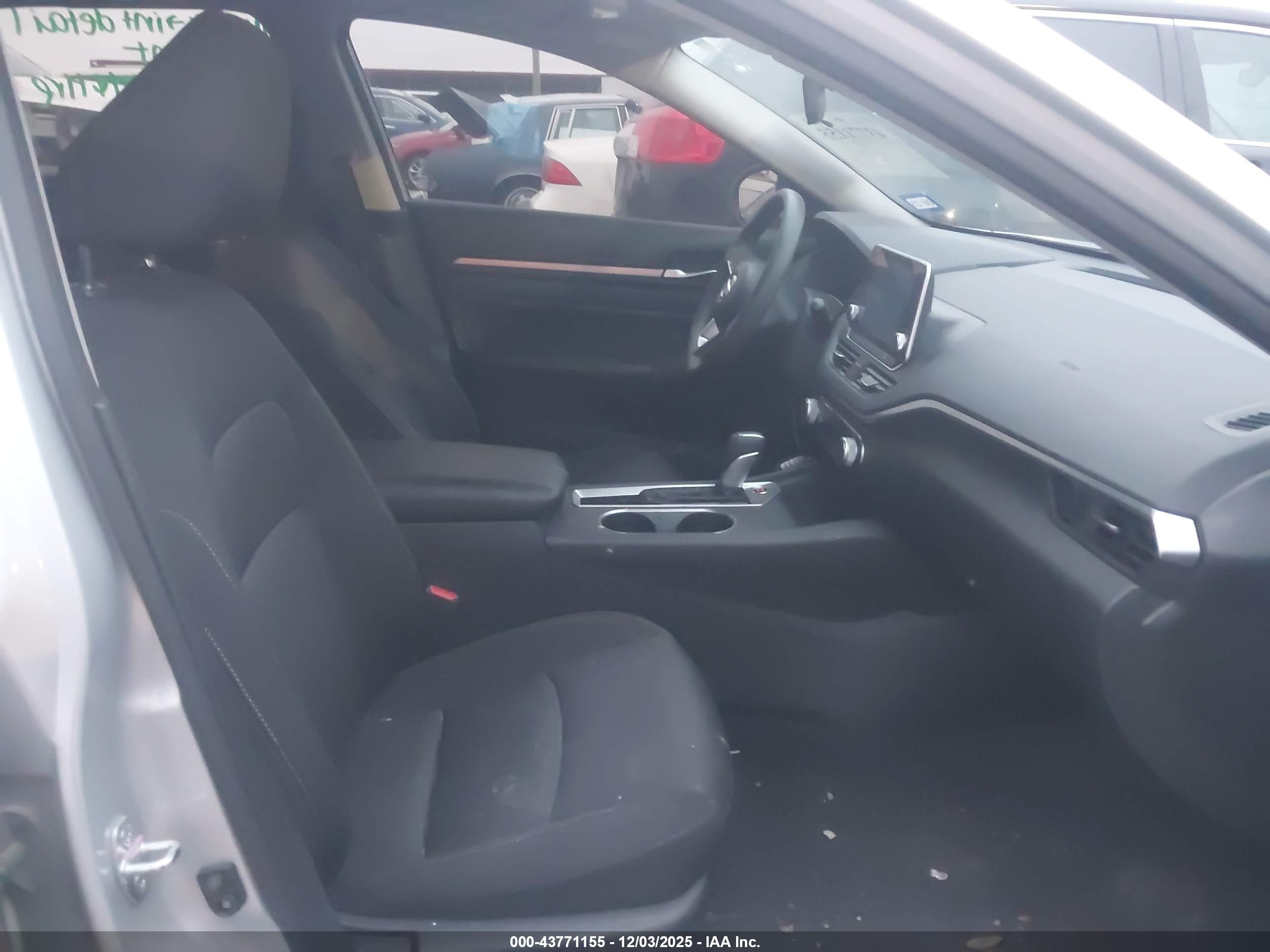 NISSAN ALTIMA image 5