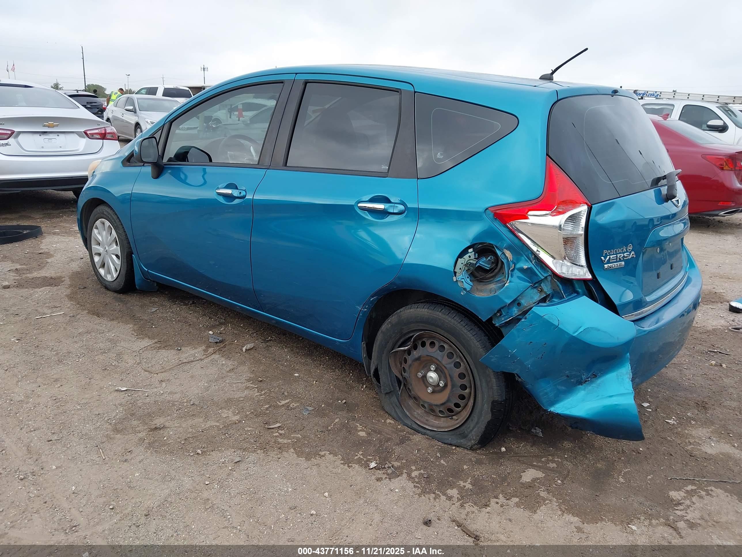 NISSAN VERSA image 3