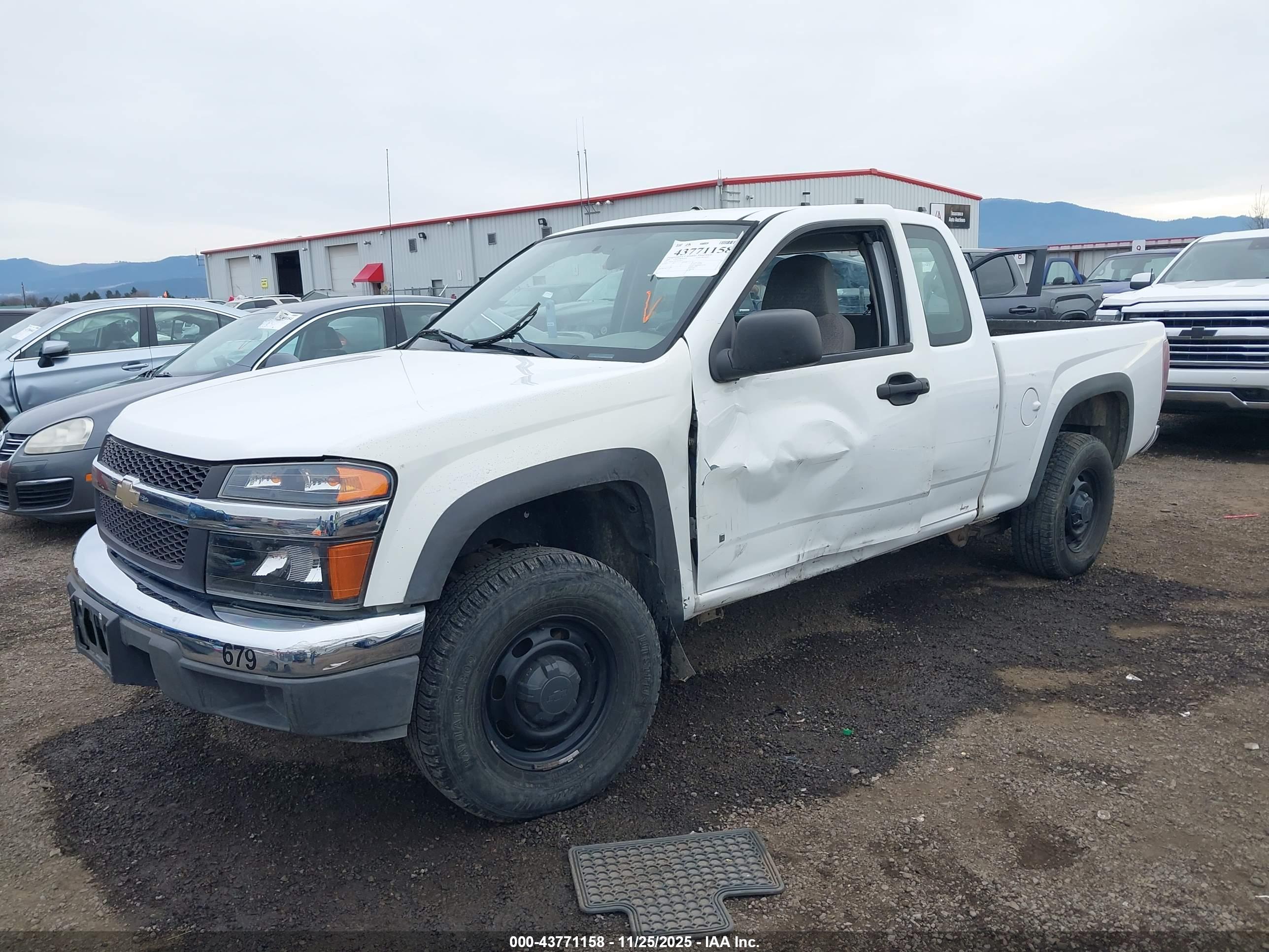 CHEVROLET COLORADO image 2