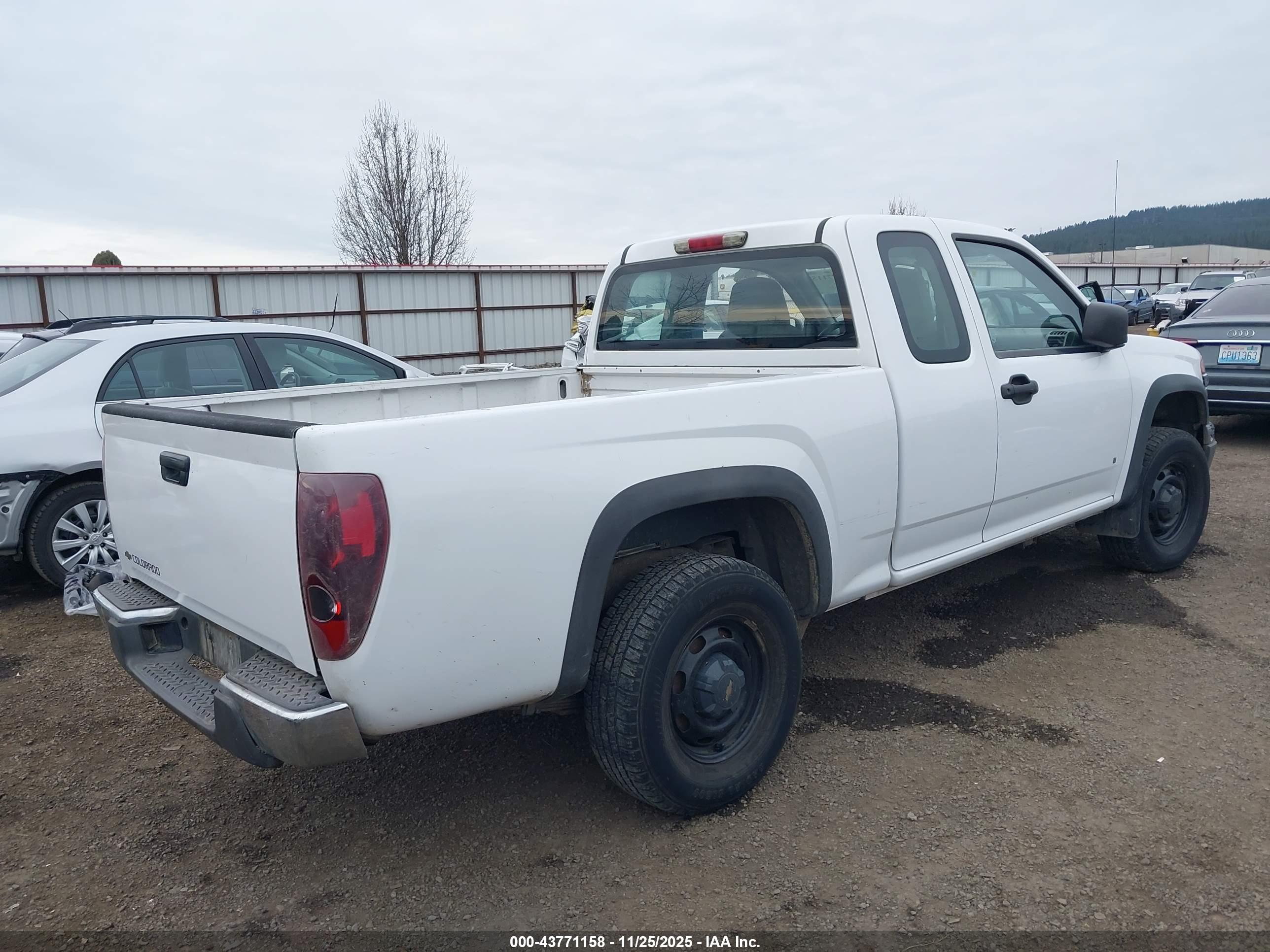 CHEVROLET COLORADO image 4