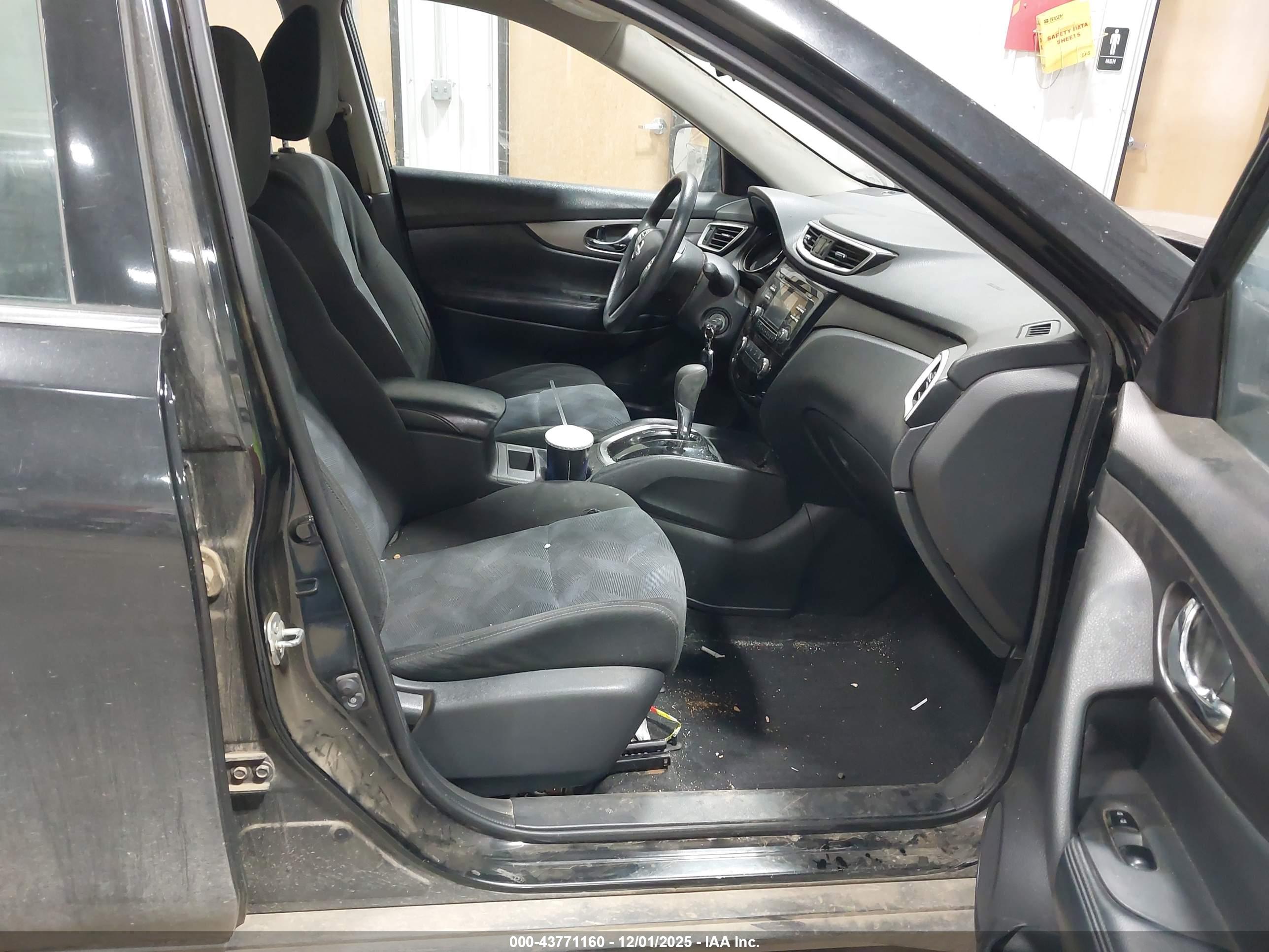 NISSAN ROGUE image 5